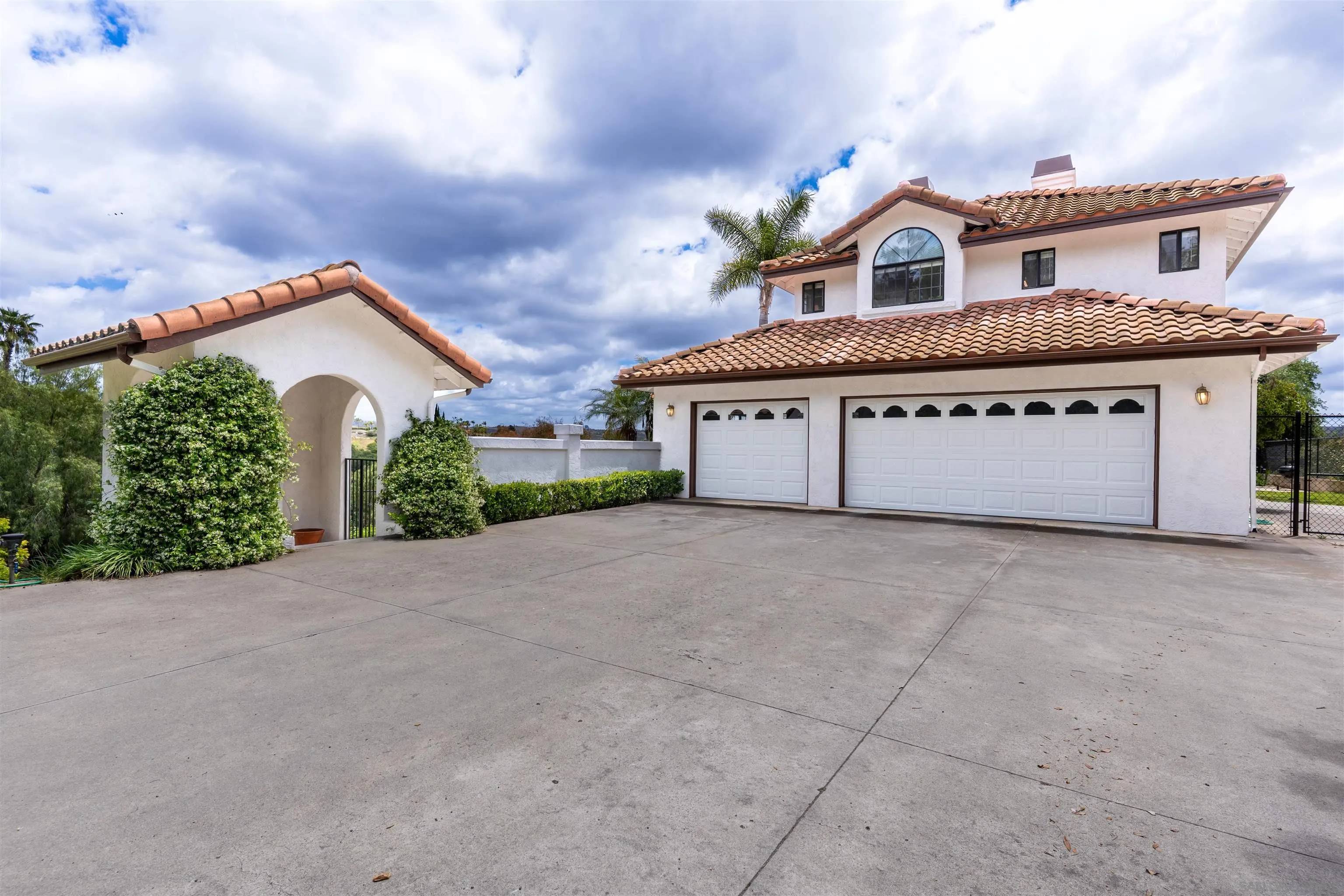 Fallbrook, CA 92028,4514 La Canada