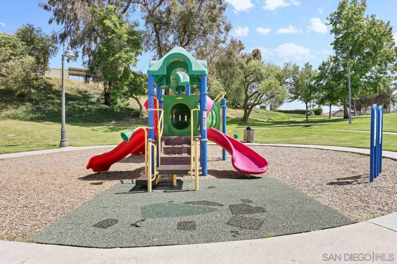 Oceanside, CA 92057,518 Calle Montecito #100