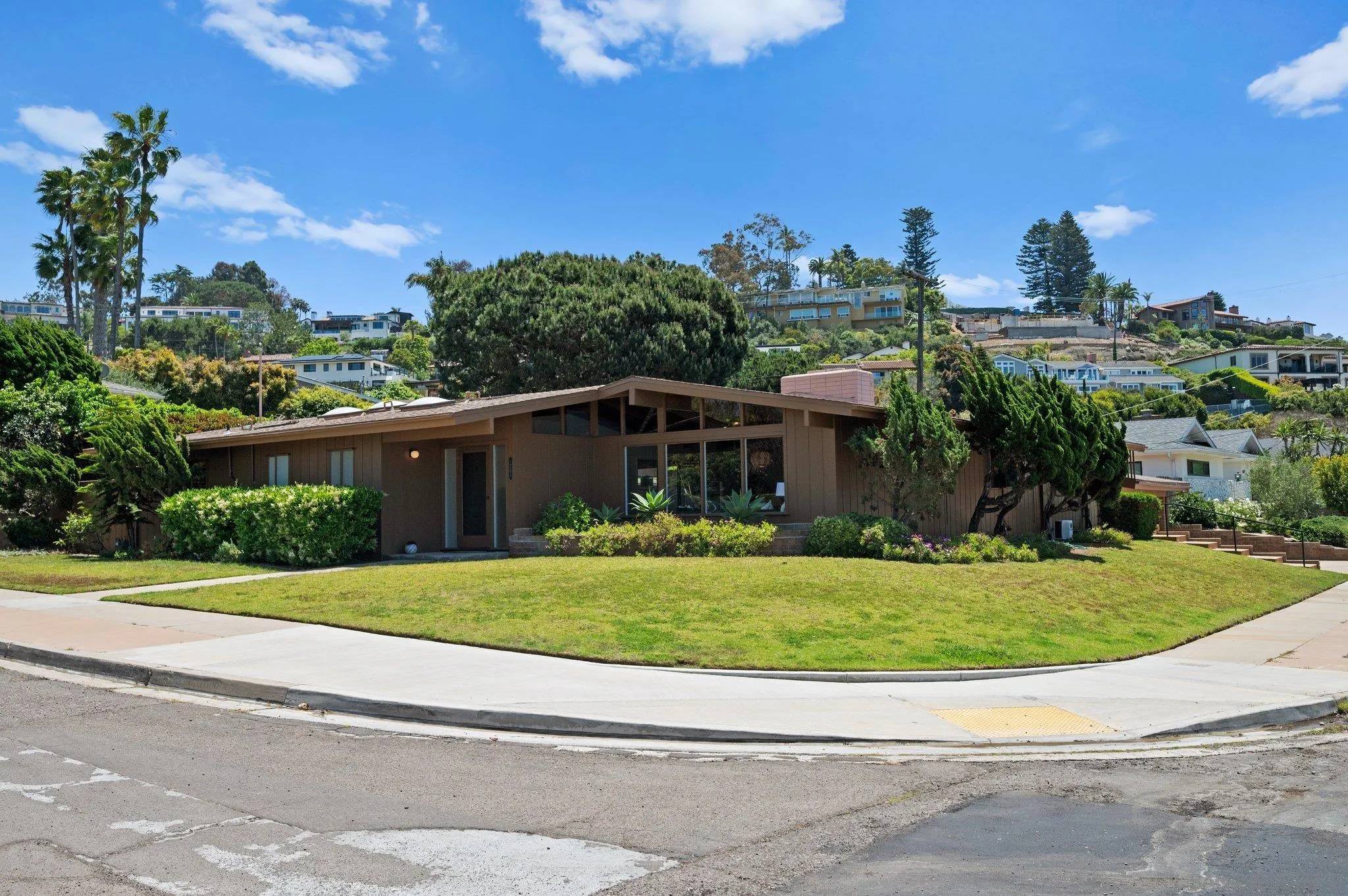 La Jolla, CA 92037,1201 Via Barranca