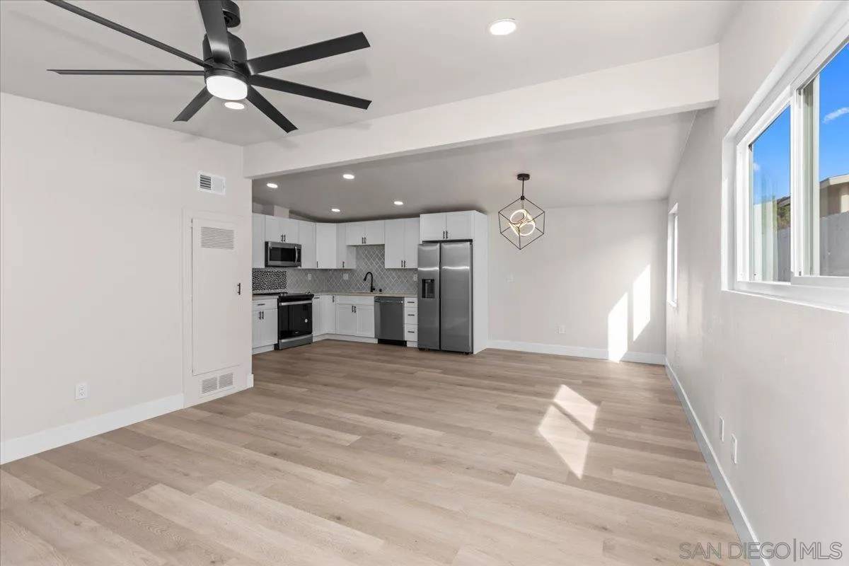 Santee, CA 92071,9255 Fairlawn St