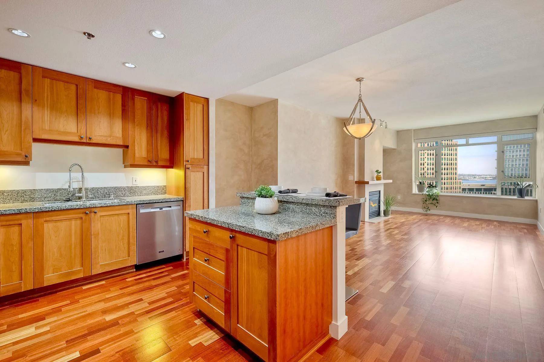 San Diego, CA 92101,700 W Harbor Dr #1306