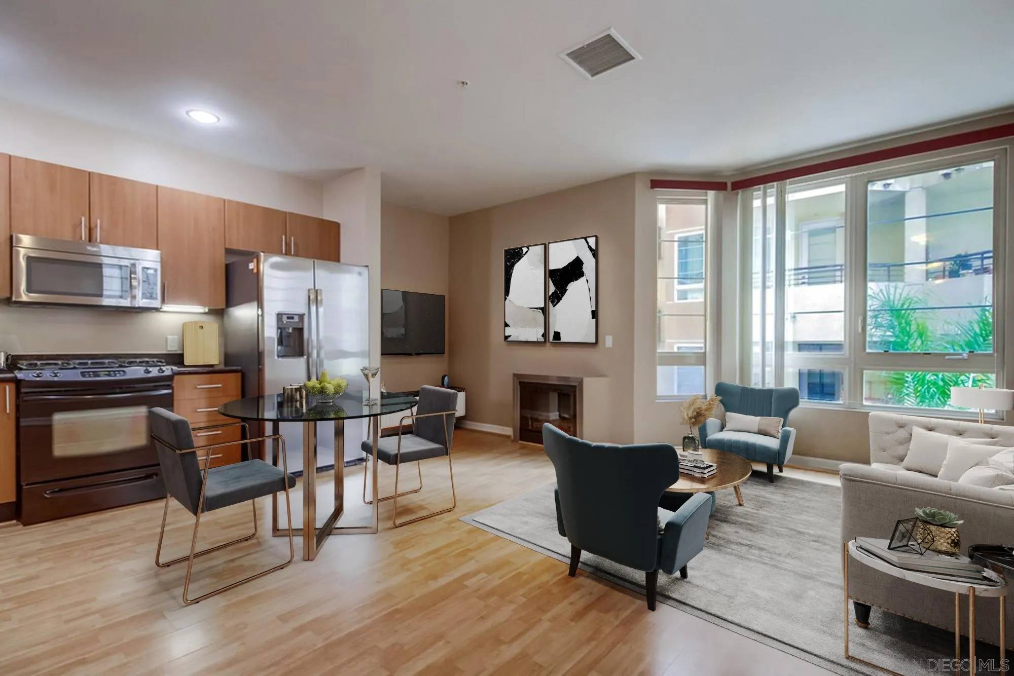 San Diego, CA 92101,1465 C Street #3311