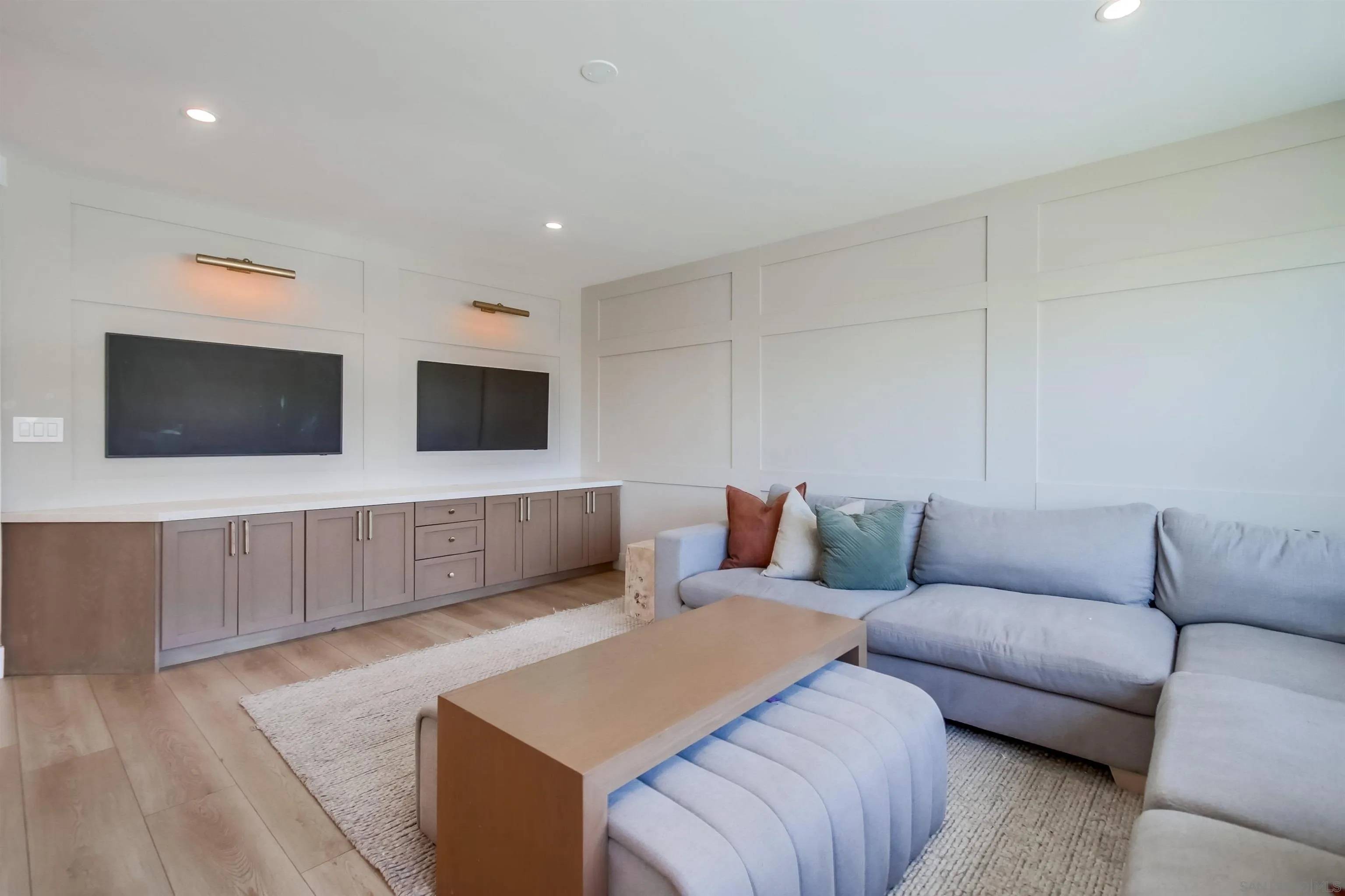 San Diego, CA 92111,3551 Ben St