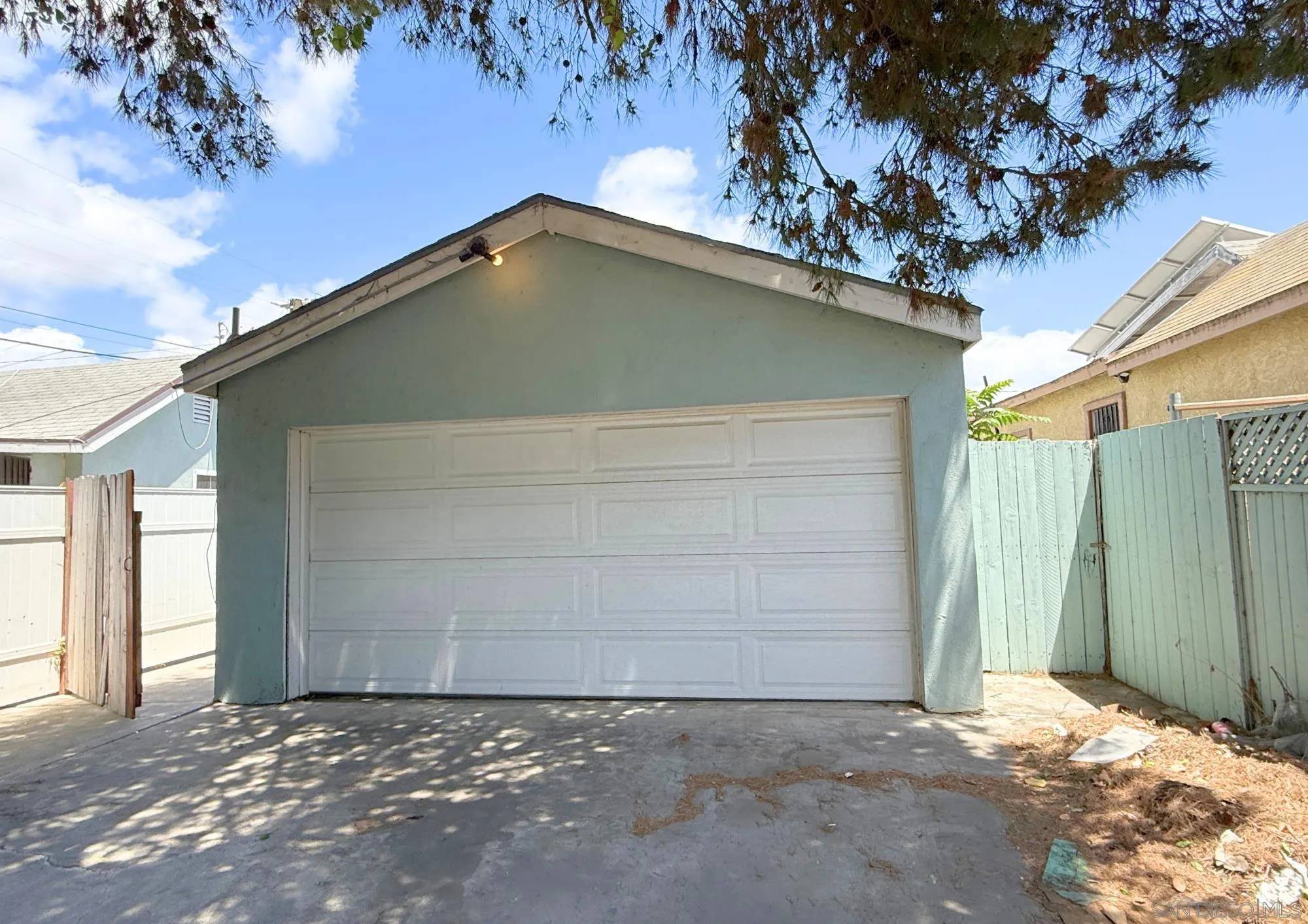 San Diego, CA 92102,411 33rd St
