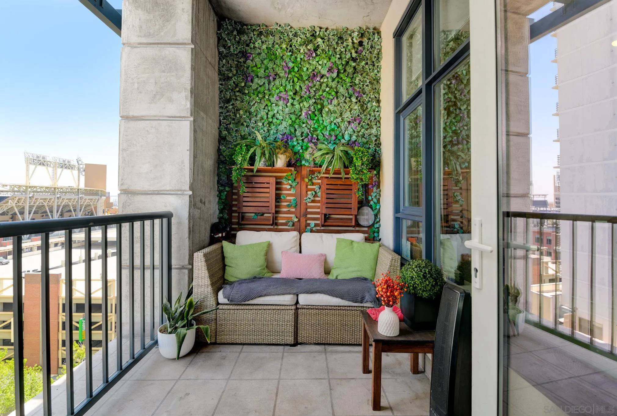 San Diego, CA 92101,530 K St #1115