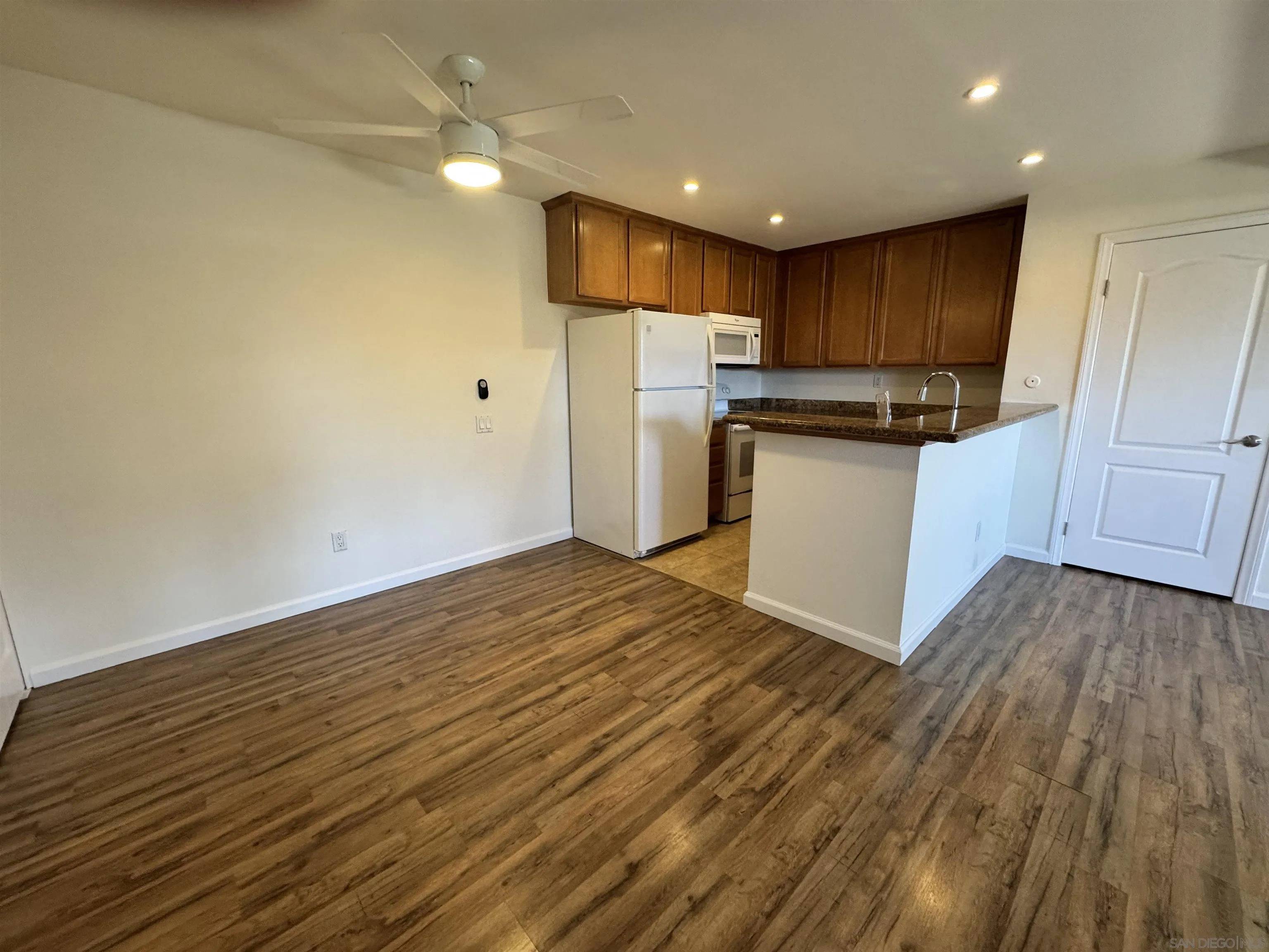 San Diego, CA 92123,3454 Castle Glen Dr #123