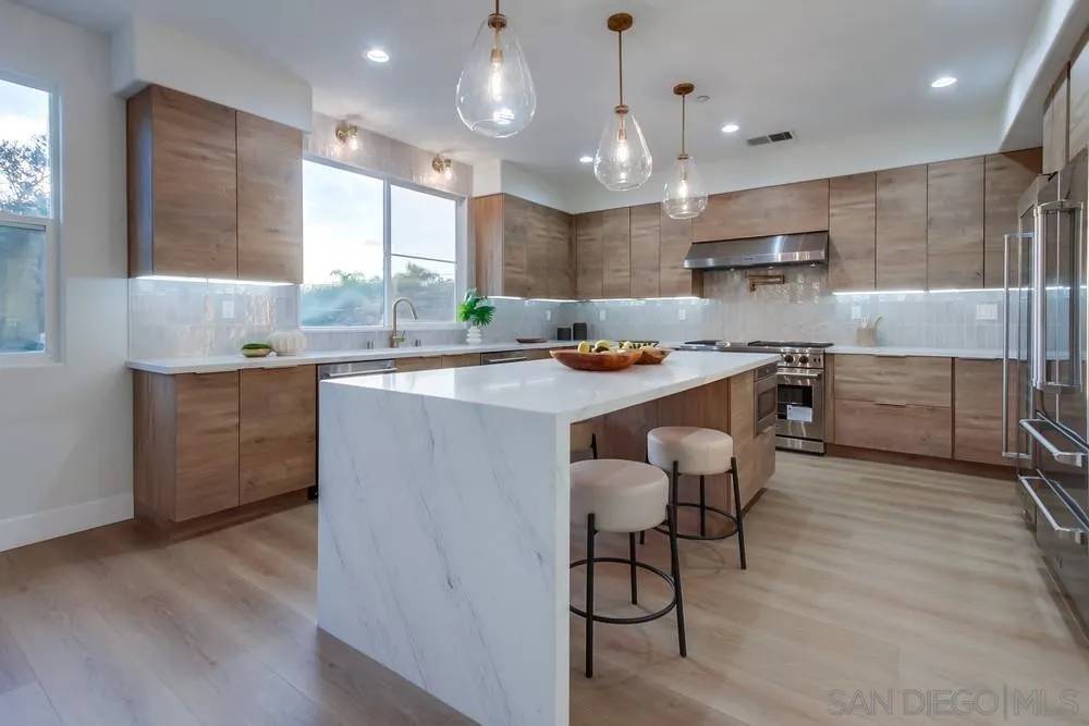 Vista, CA 92084,2482 San Clemente Ave