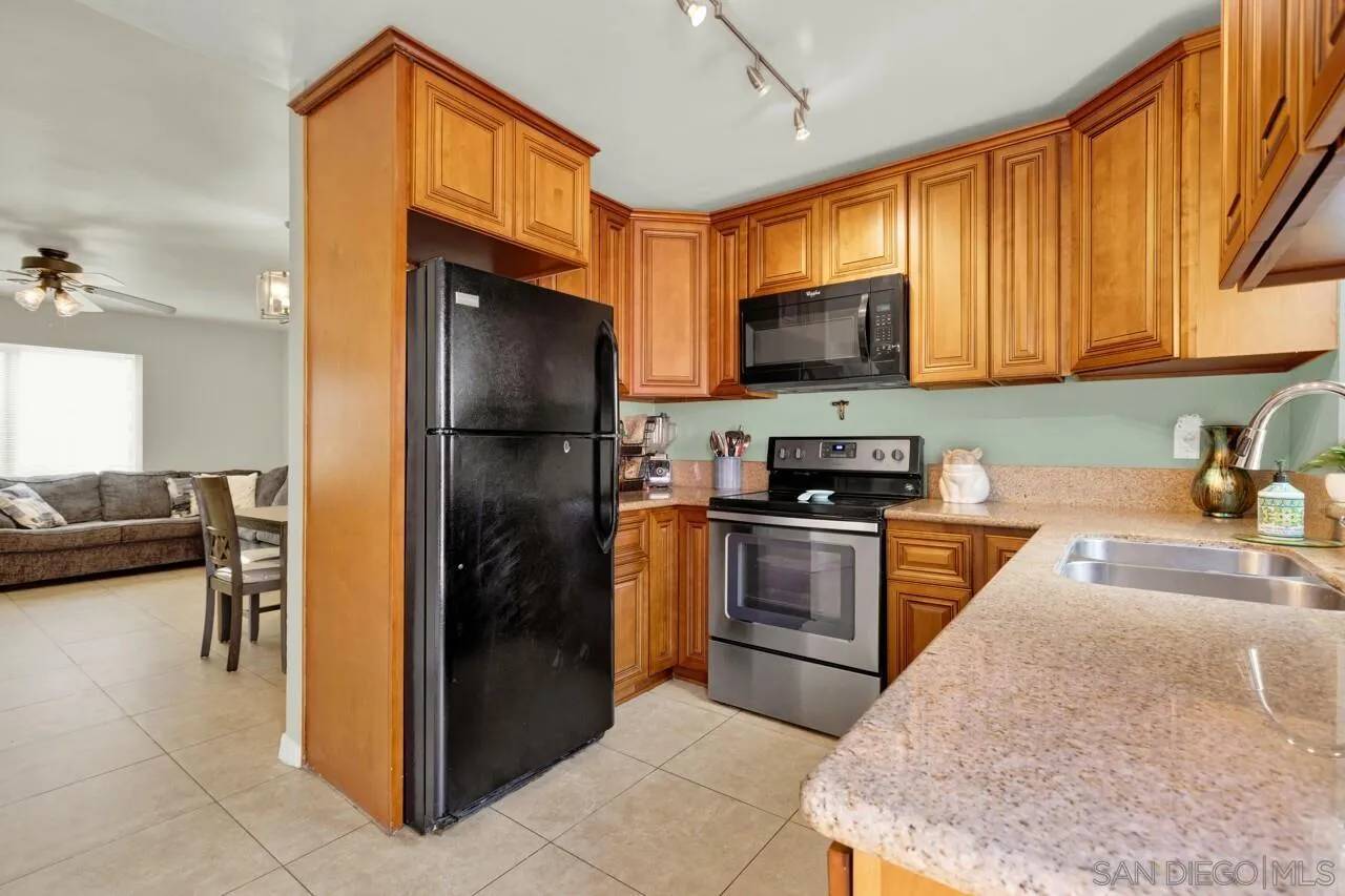 Spring Valley, CA 91977,1604 Presioca St #23