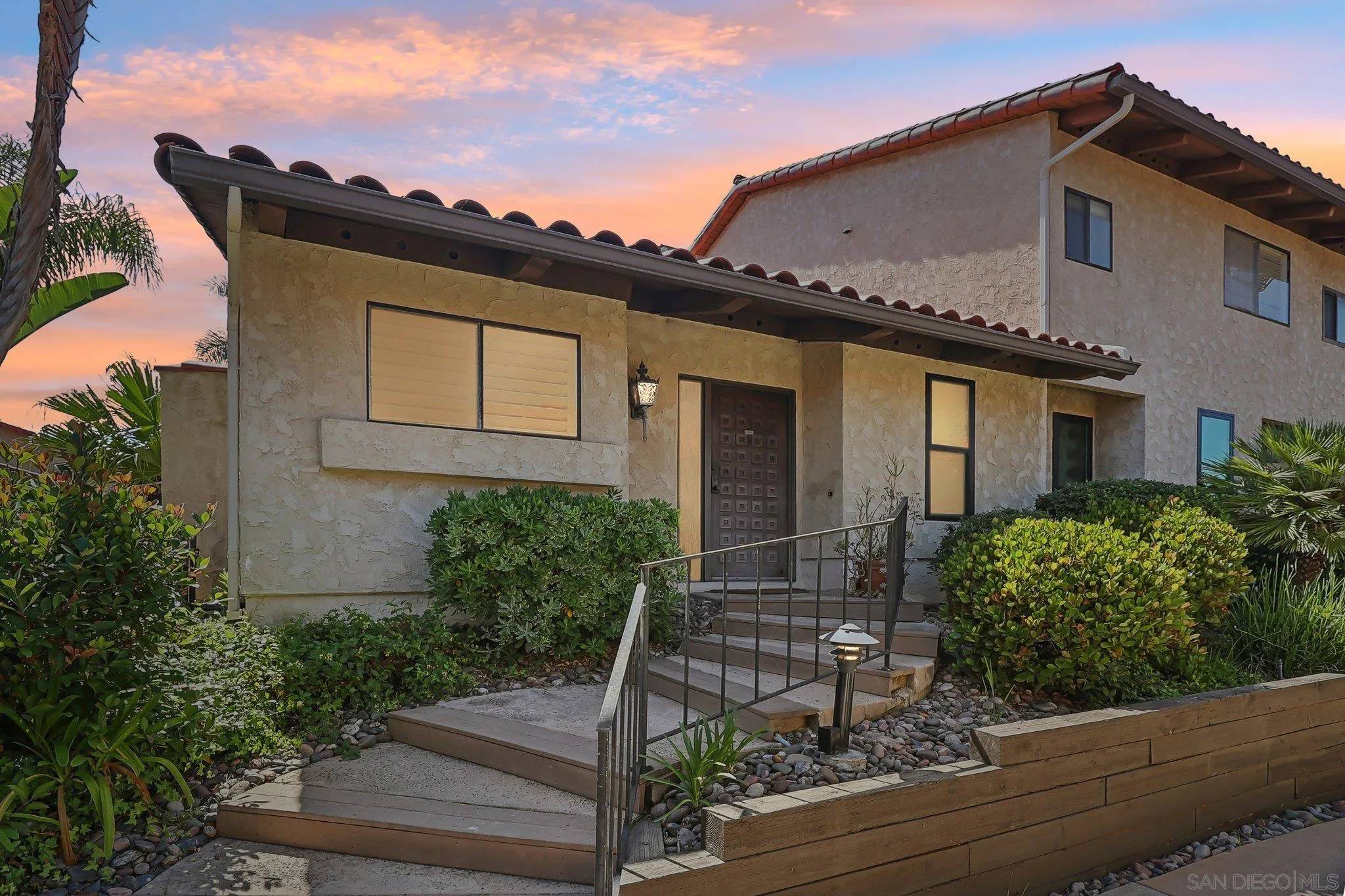 Carlsbad, CA 92009,1933 Alga Road #C