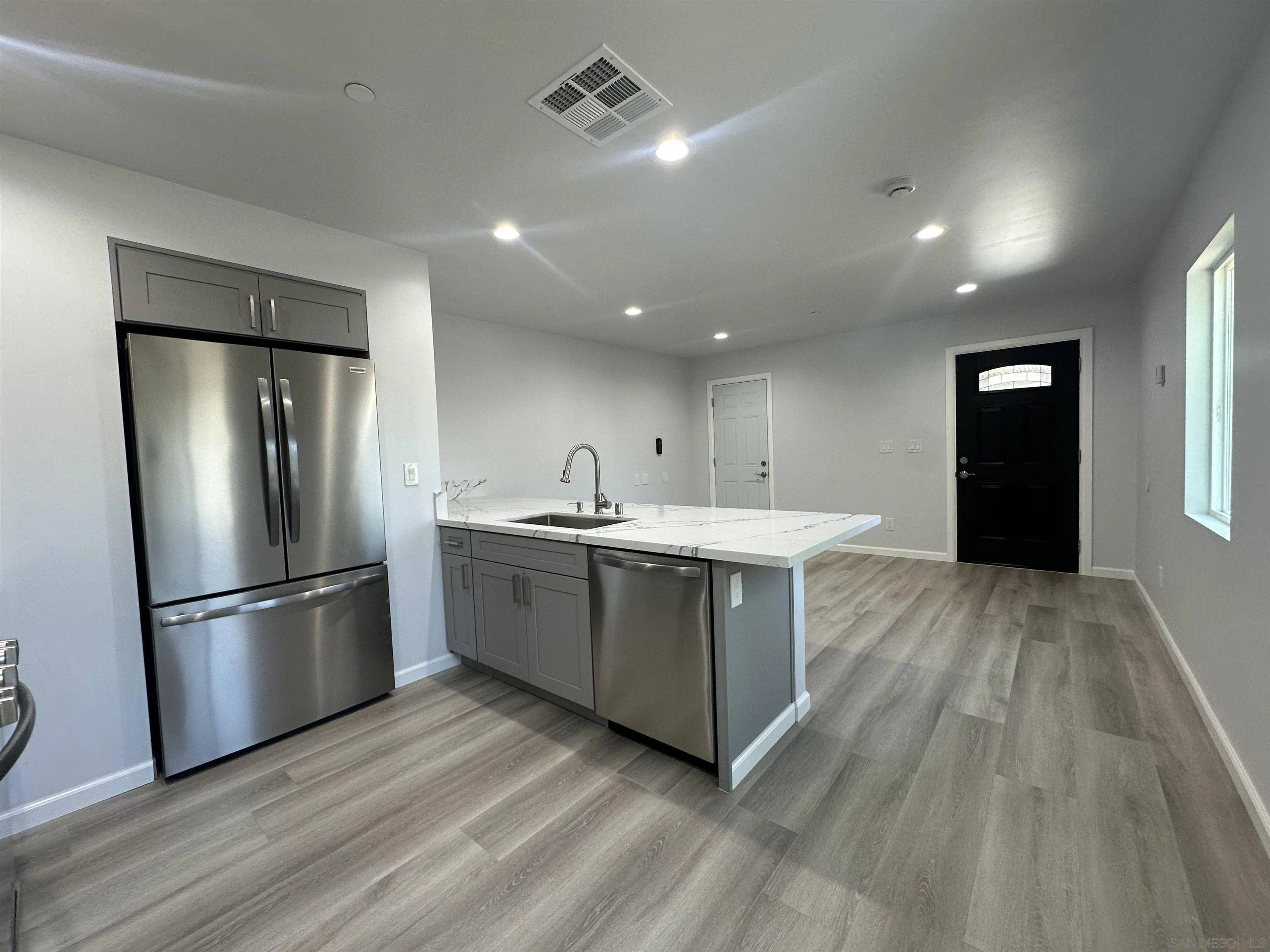 San Diego, CA 92105,3533-3535 37th ST