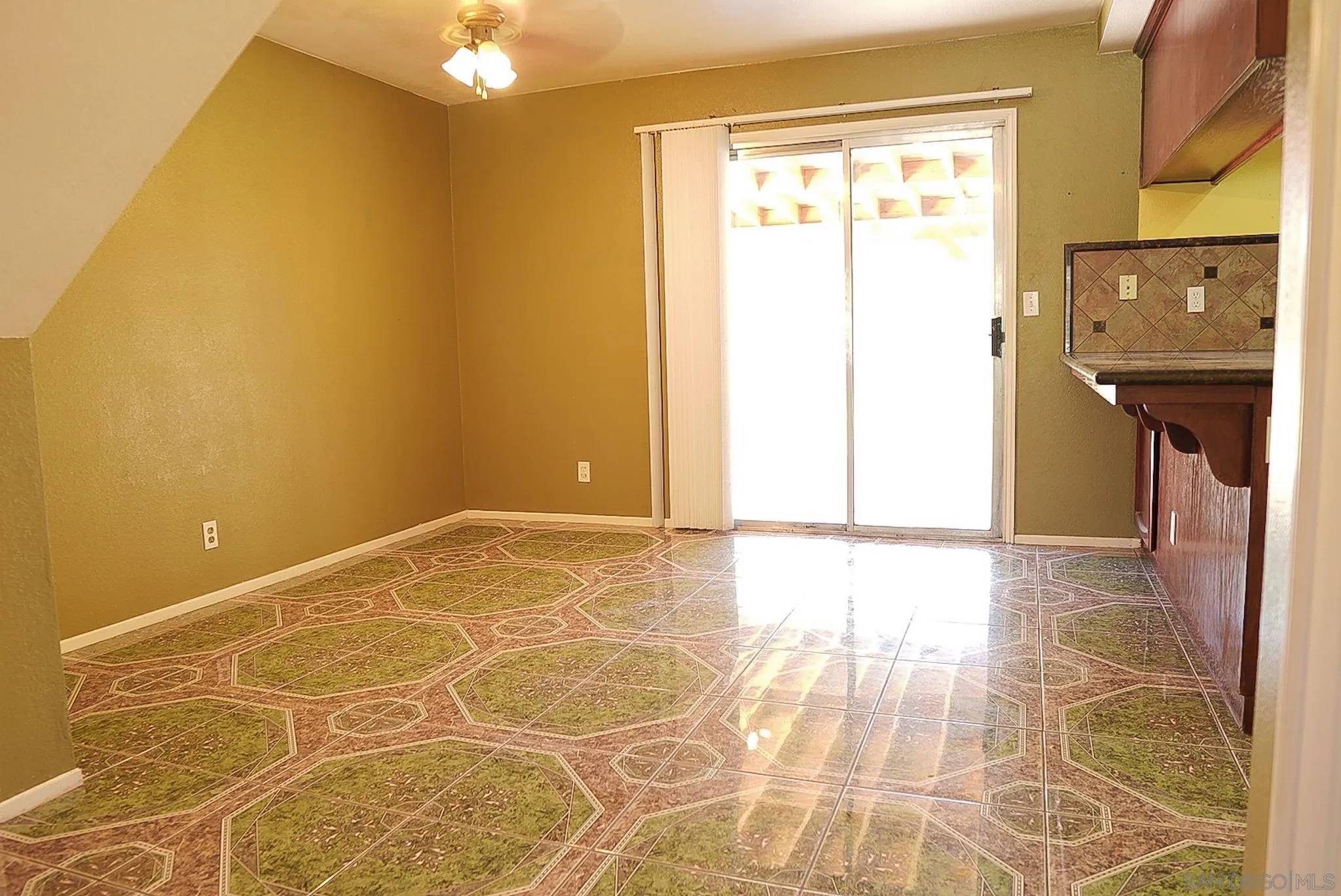 Lancaster, CA 93534,806 W Ave H5