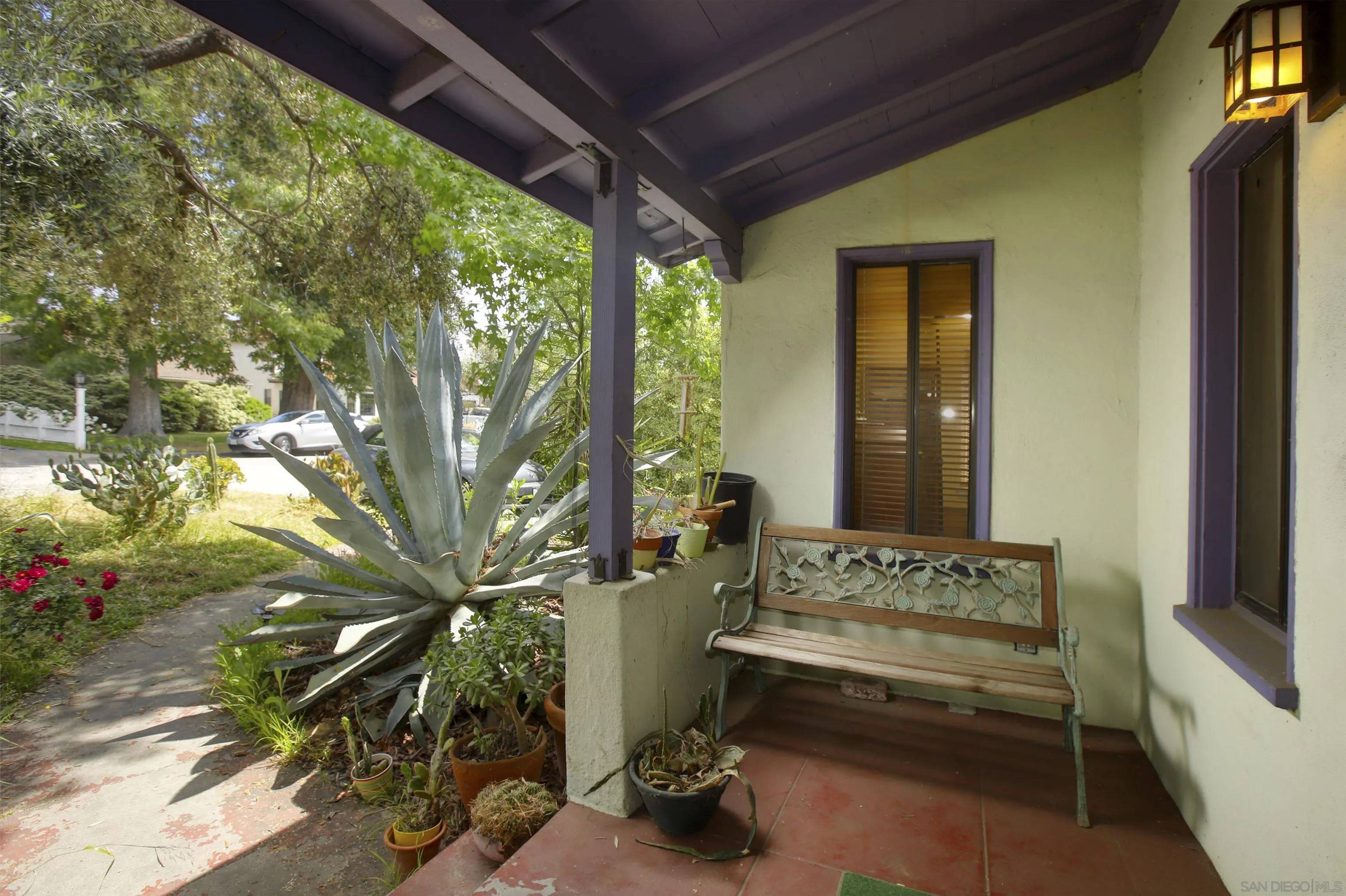North Hollywood, CA 91602,11152 Kling St. North