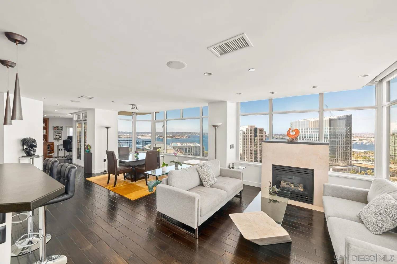 San Diego, CA 92101,700 W Harbor #2101
