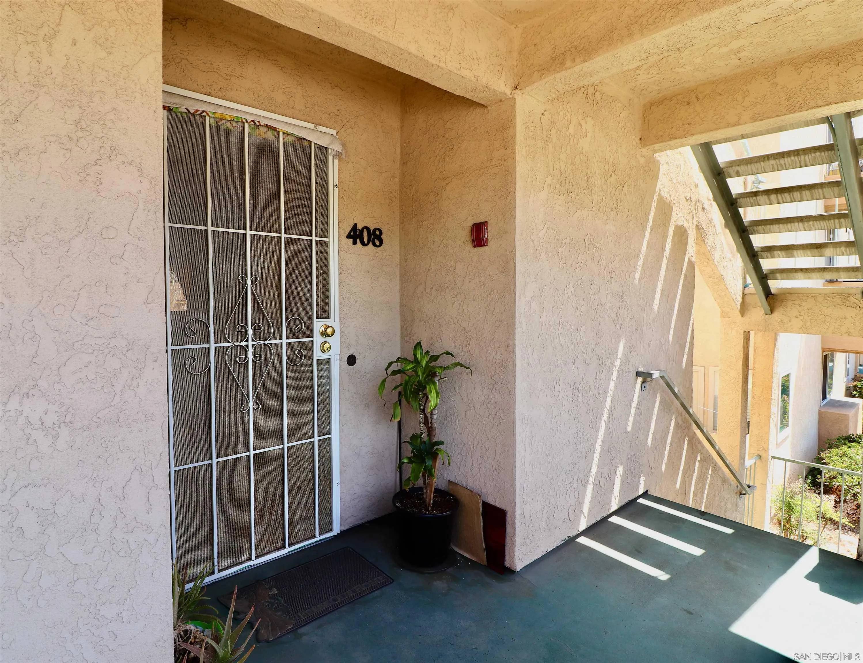 San Diego, CA 92114,6454 Akins Ave #408