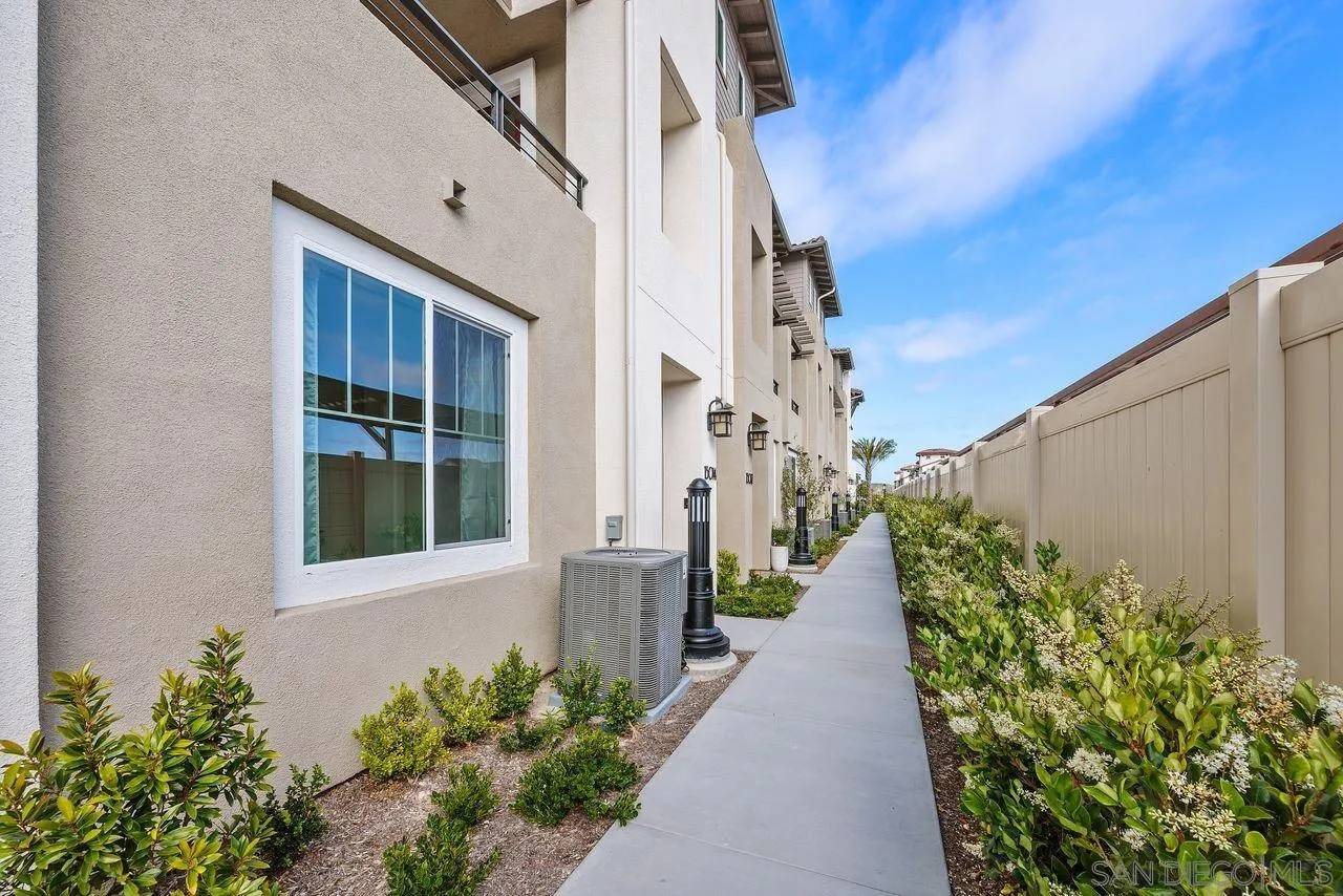San Diego, CA 92130,13014 Lumen Way
