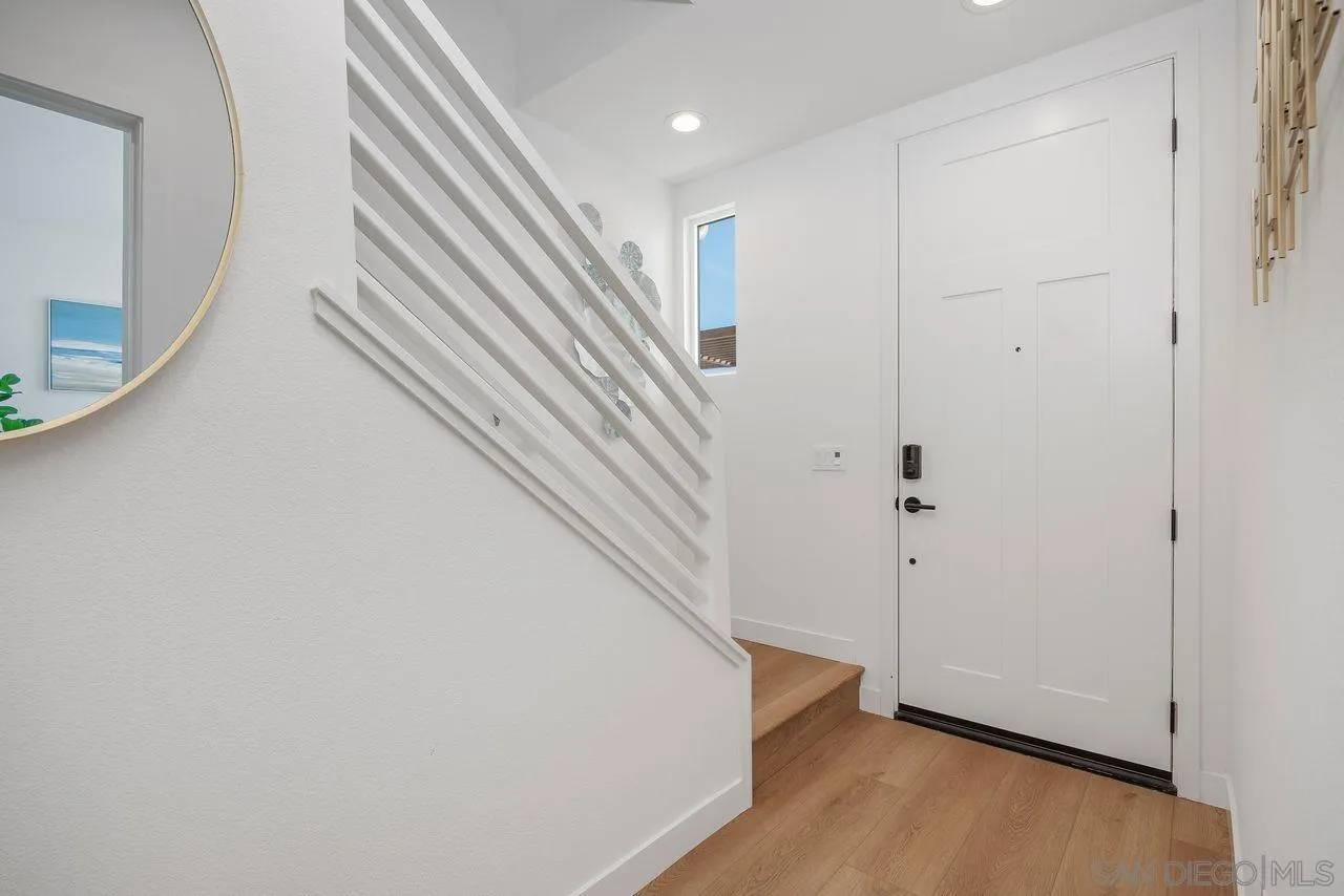 San Diego, CA 92130,13014 Lumen Way