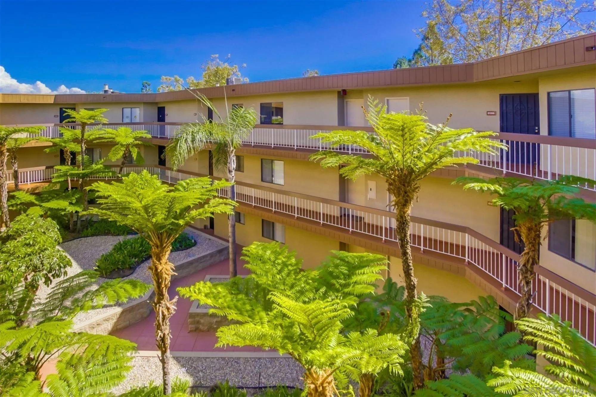 San Diego, CA 92119,7255 Navajo Rd #C160