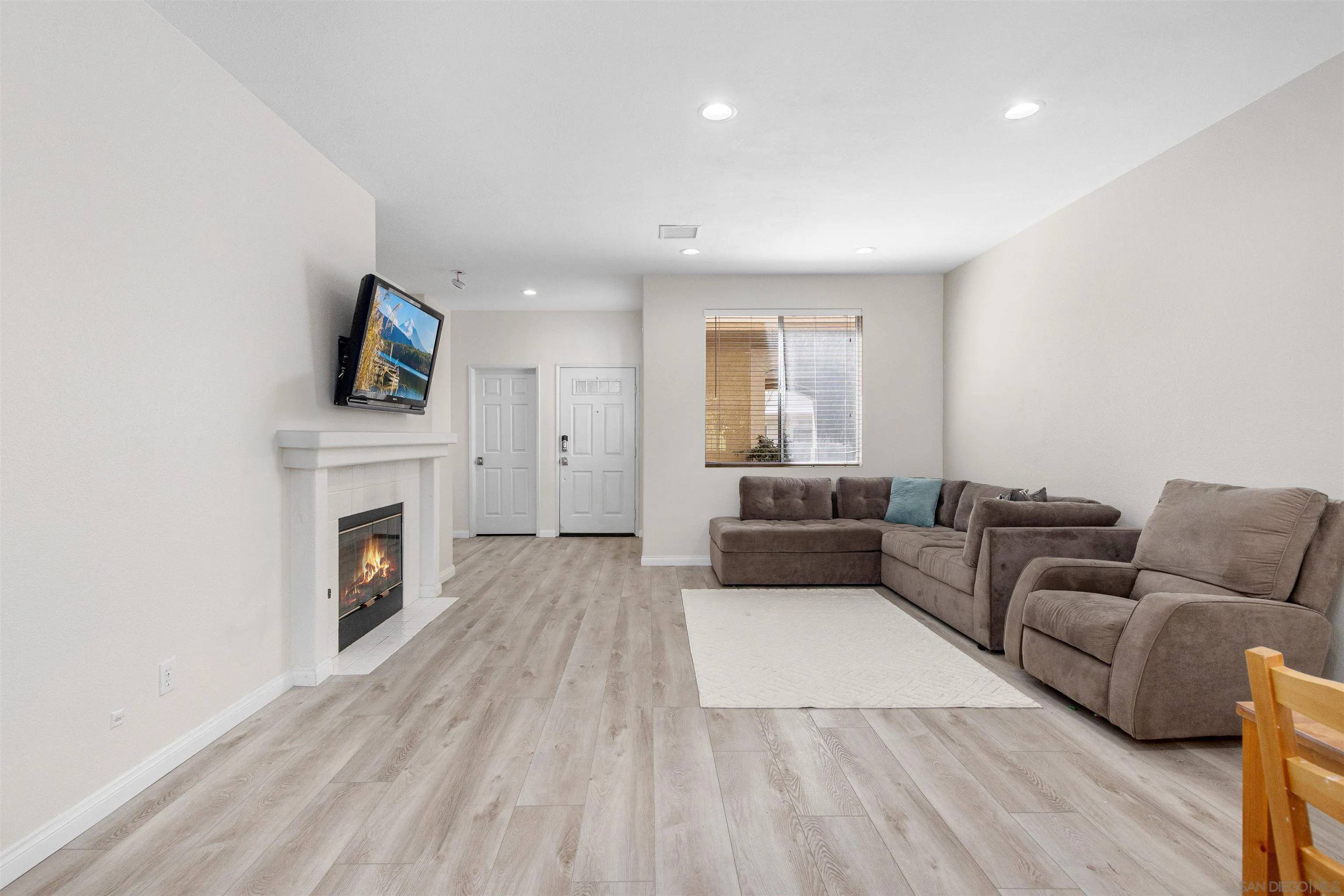 San Diego, CA 92128,12530 Heatherton Ct #31