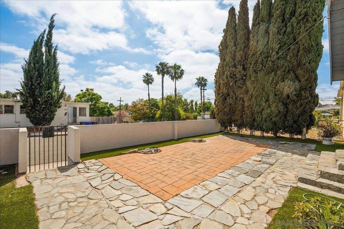 San Diego, CA 92105,2931 Dahlia St