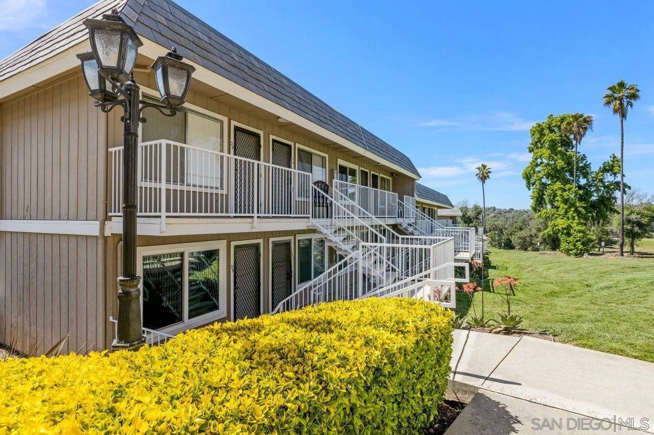 Escondido, CA 92026,27725 Mountain Meadow Rd #35