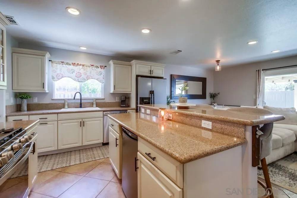 Sandiego, CA 92111,4294 Caledonia Dr