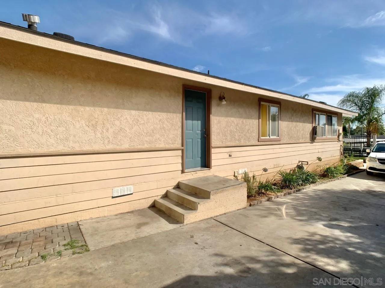 Escondido, CA 92025,1130 S Broadway