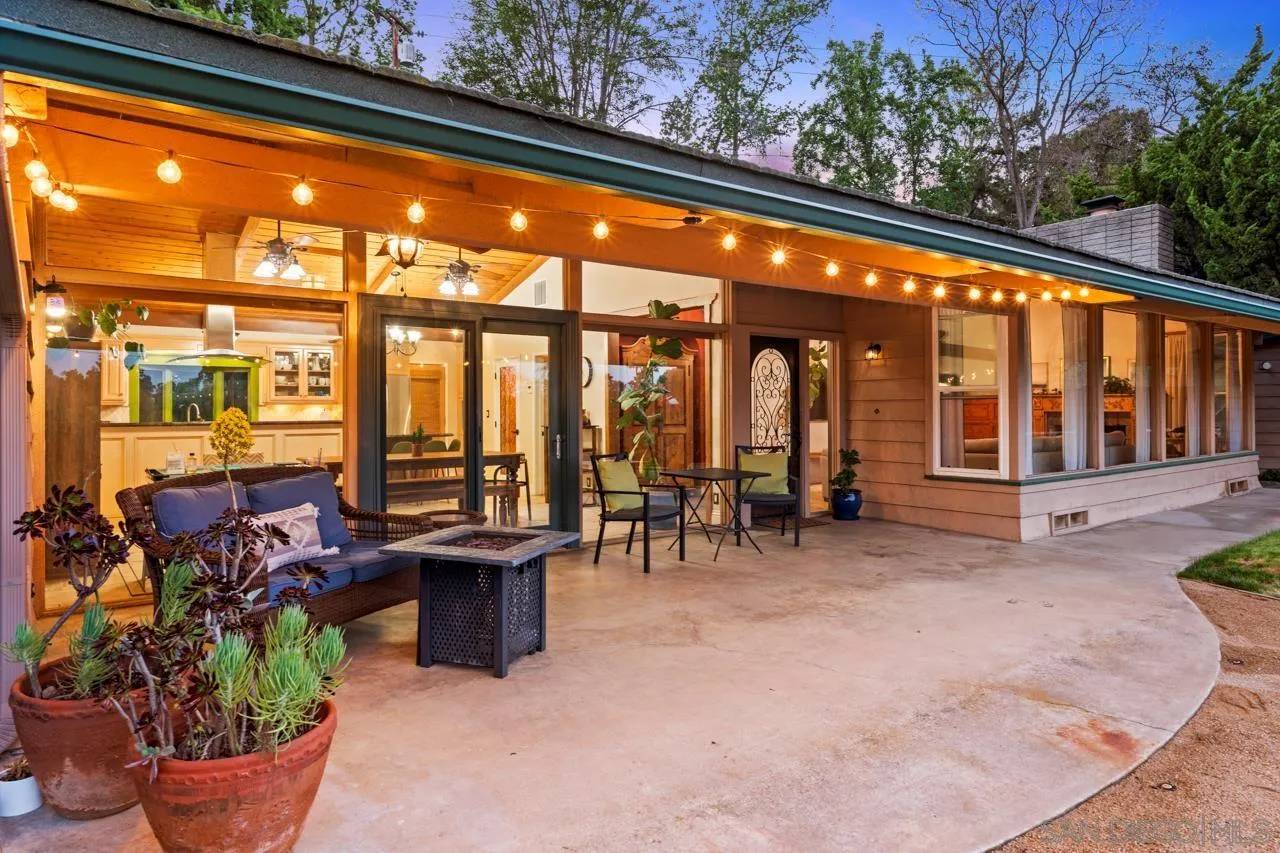 La Mesa, CA 91941,9835 Edgelake Dr