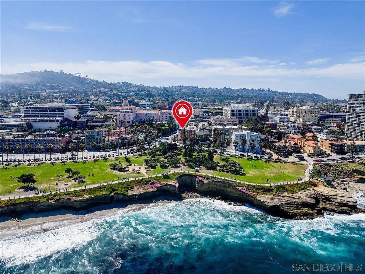 La Jolla, CA 92037,8040 Girard Ave #1