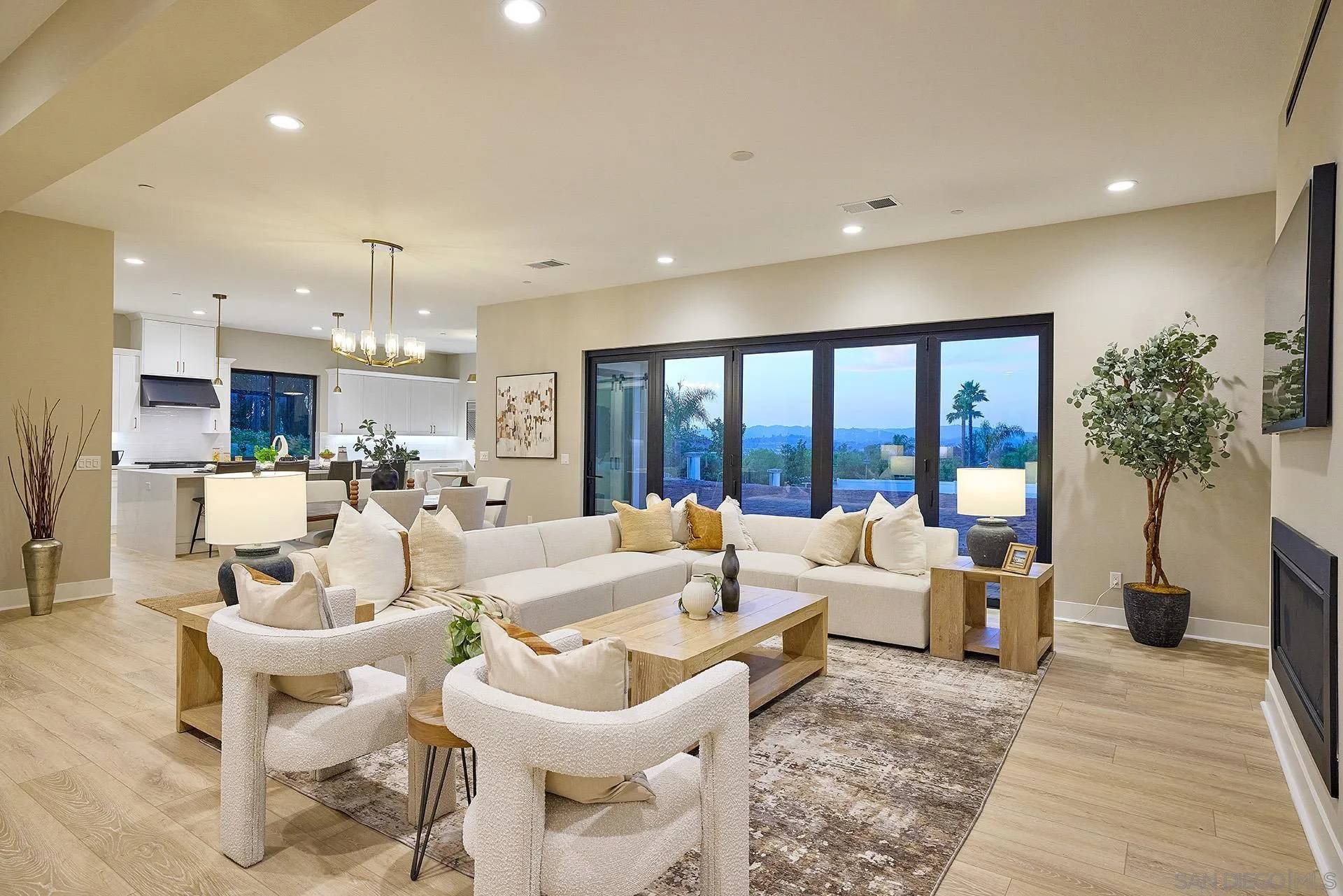 Escondido, CA 92029,1755 Calle Catalina