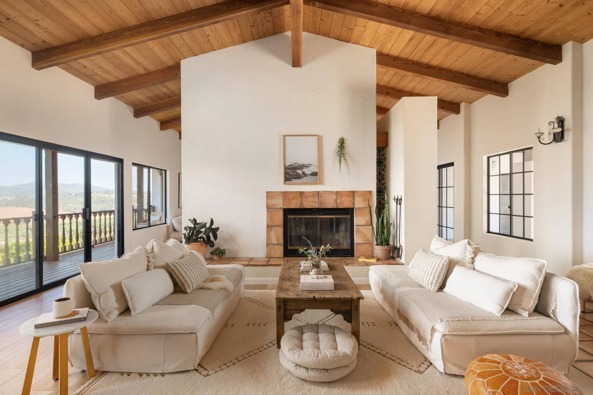 Bonsall, CA 92003,5615 Via Montellano