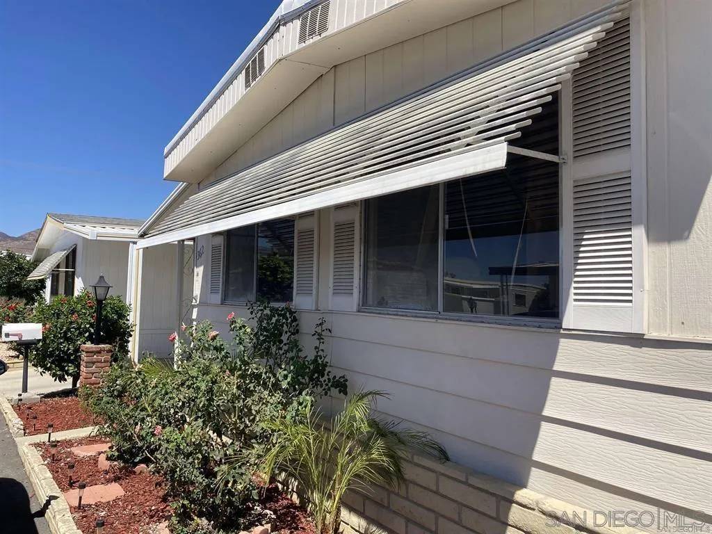 Hemet, CA 92544,881 N Lake #362