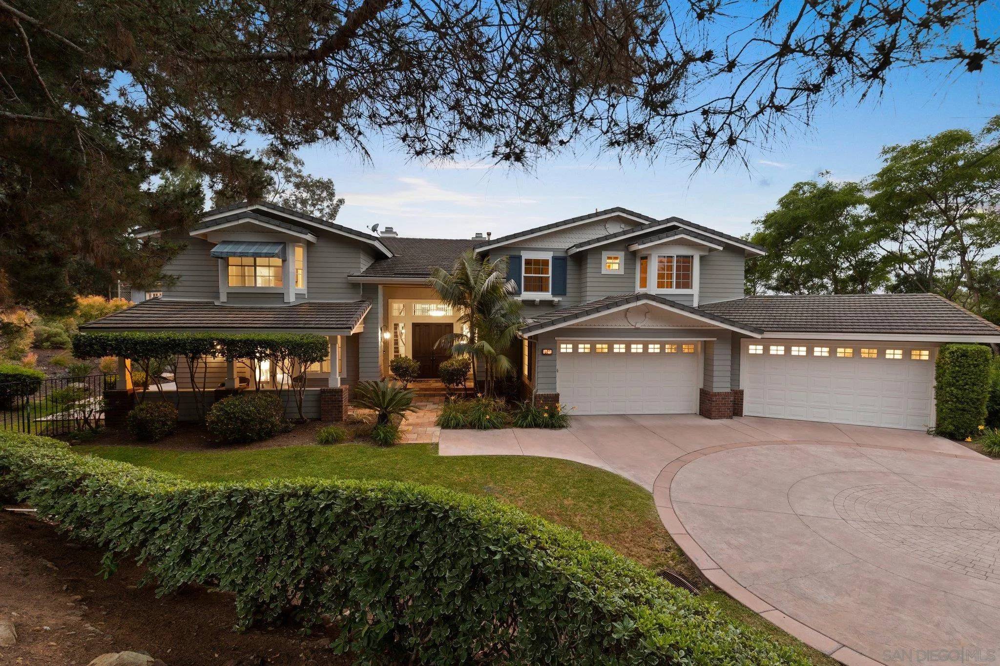 Encinitas, CA 92024,521 Latigo Row