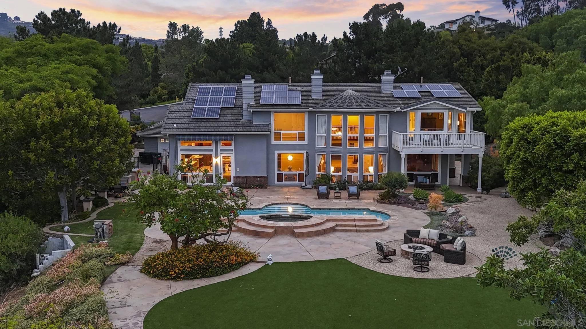Encinitas, CA 92024,521 Latigo Row