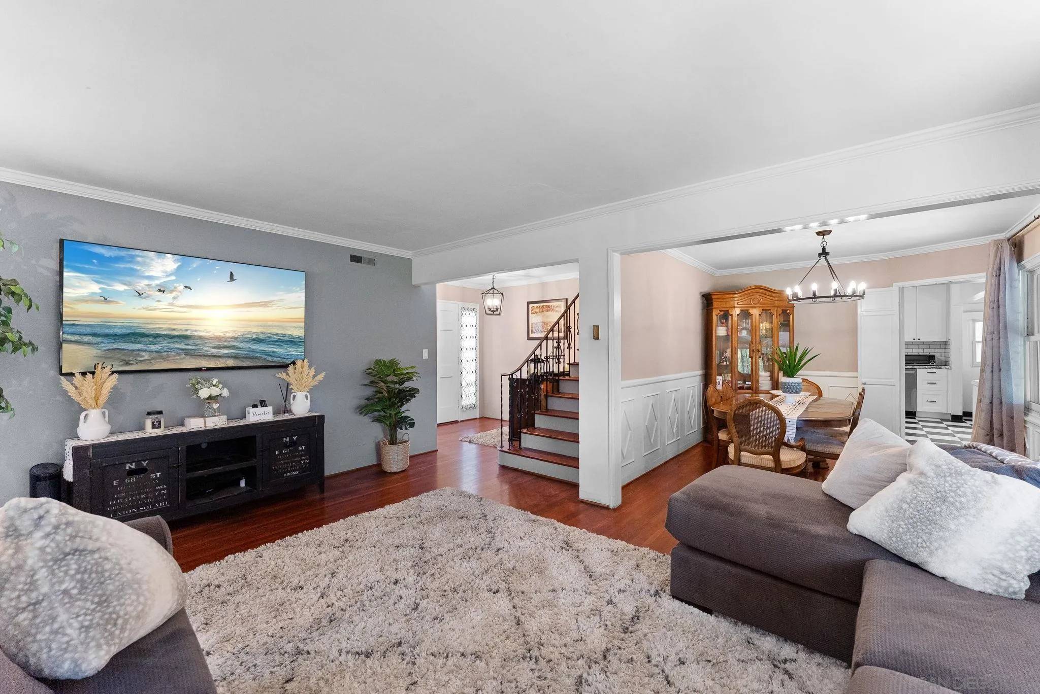 San Diego, CA 92116,4417 Braeburn Road
