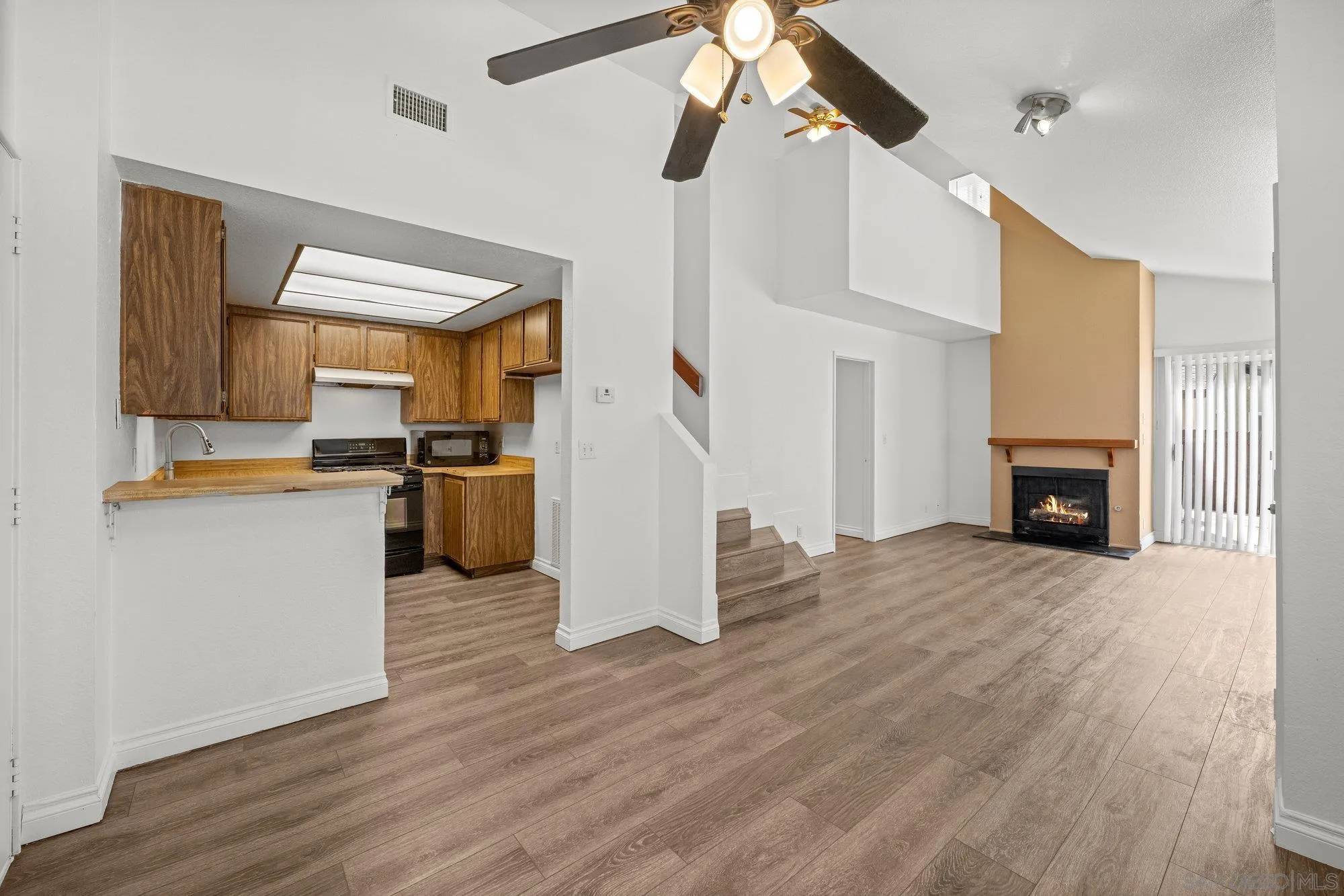 Lake Elsinore, CA 92530,593 Parkview Dr