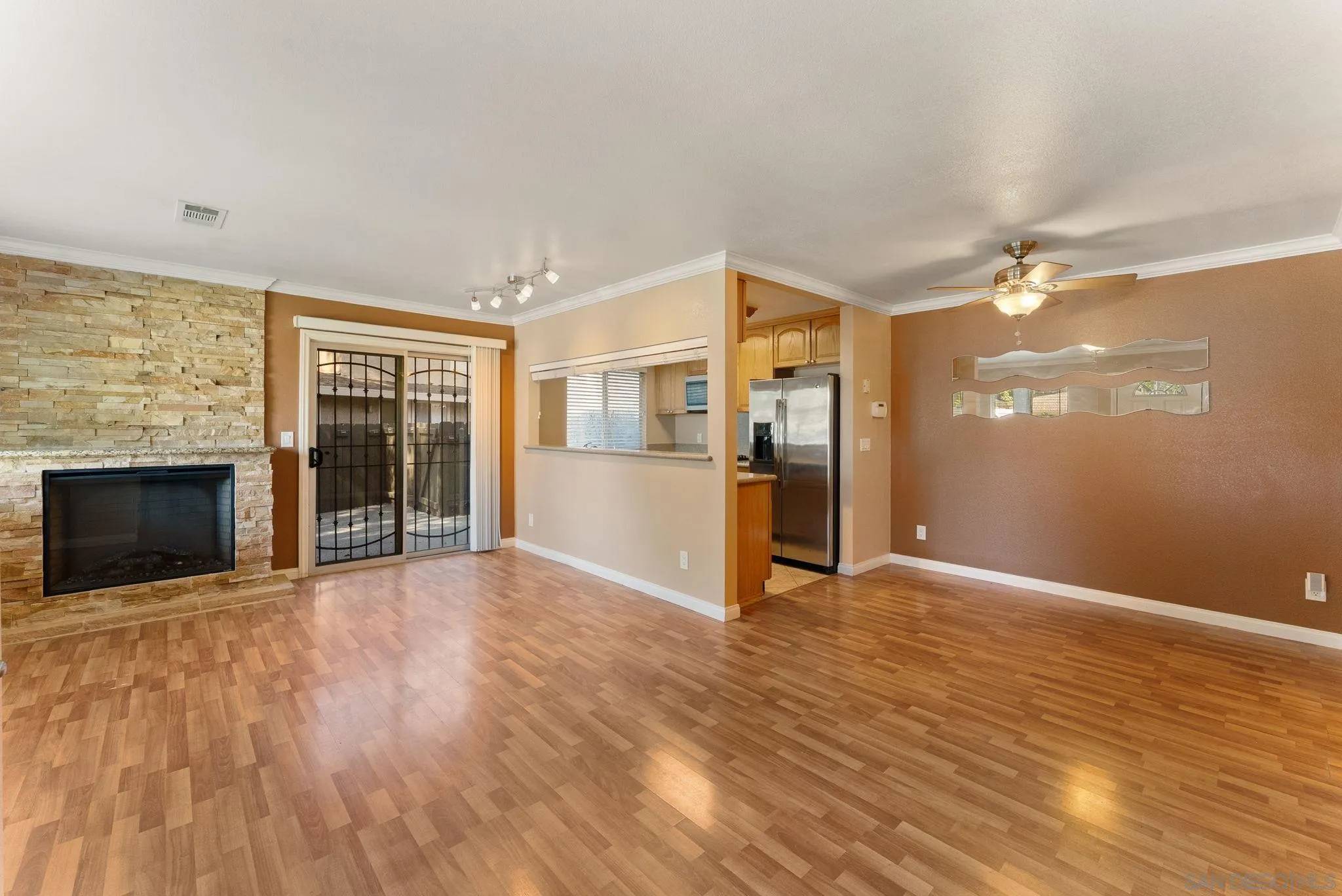 El Cajon, CA 92019,967 Amistad Pl #A