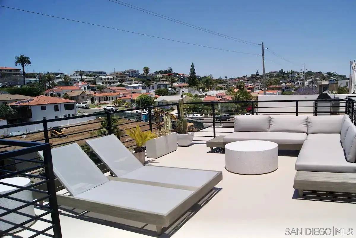 San Diego, CA 92106,3148 Emerson