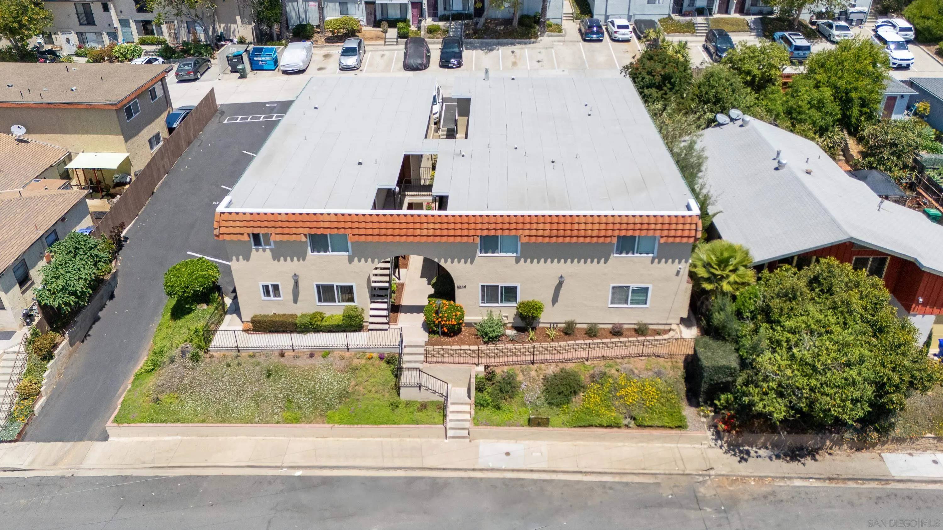 San Diego, CA 92110,5844 Riley St.