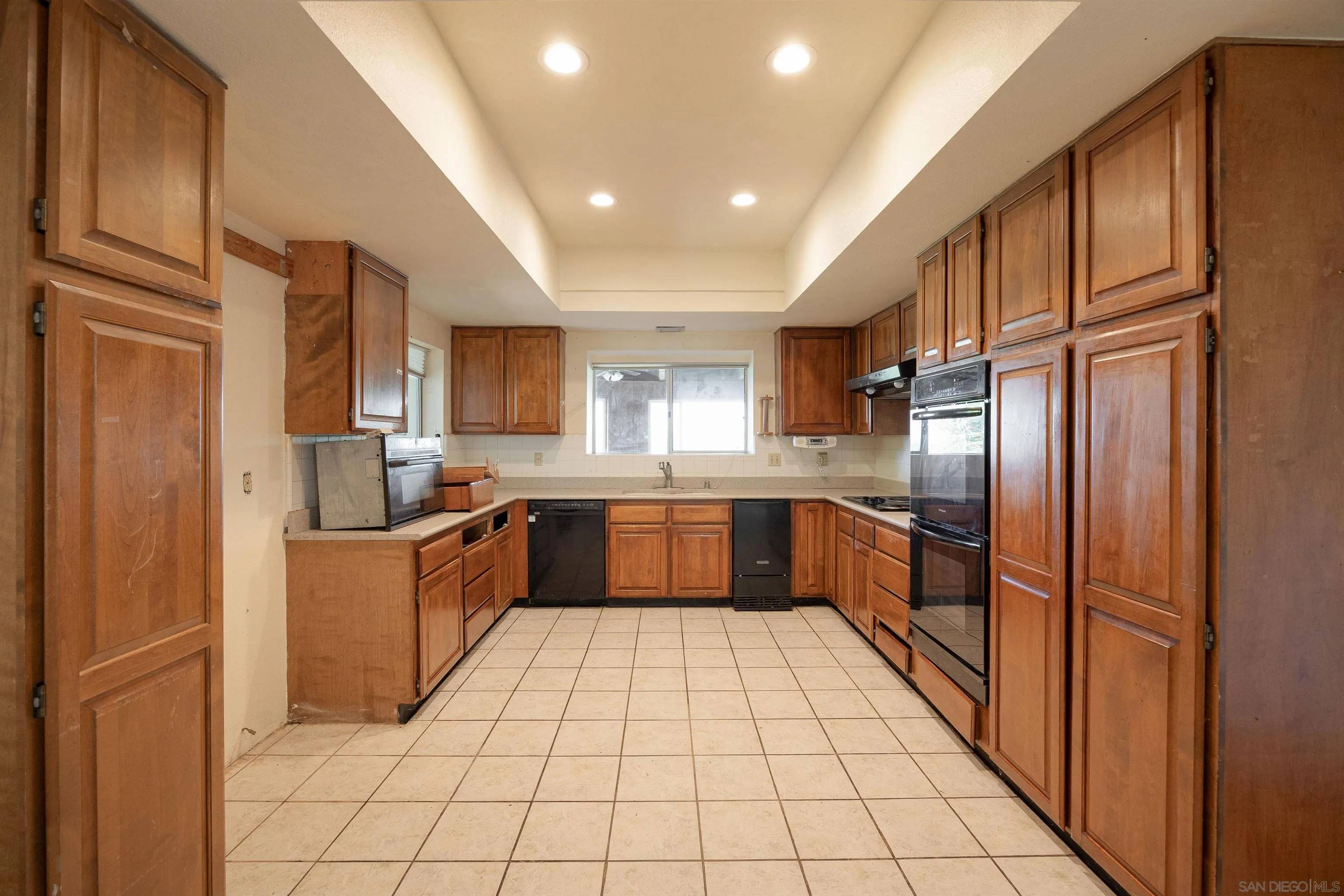 Valley Center, CA 92082,10171 CIRCLE R DRIVE