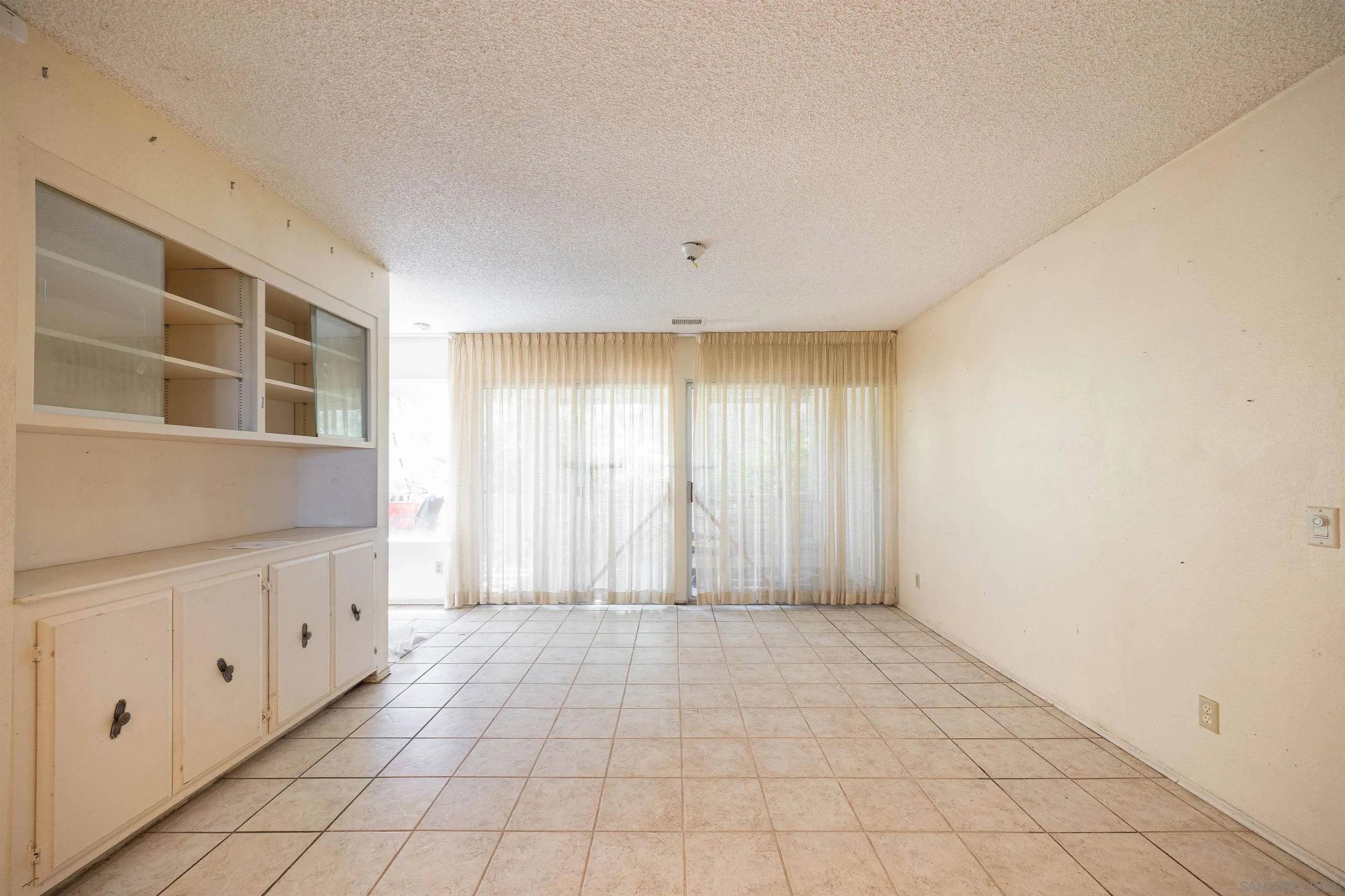 Valley Center, CA 92082,10171 CIRCLE R DRIVE
