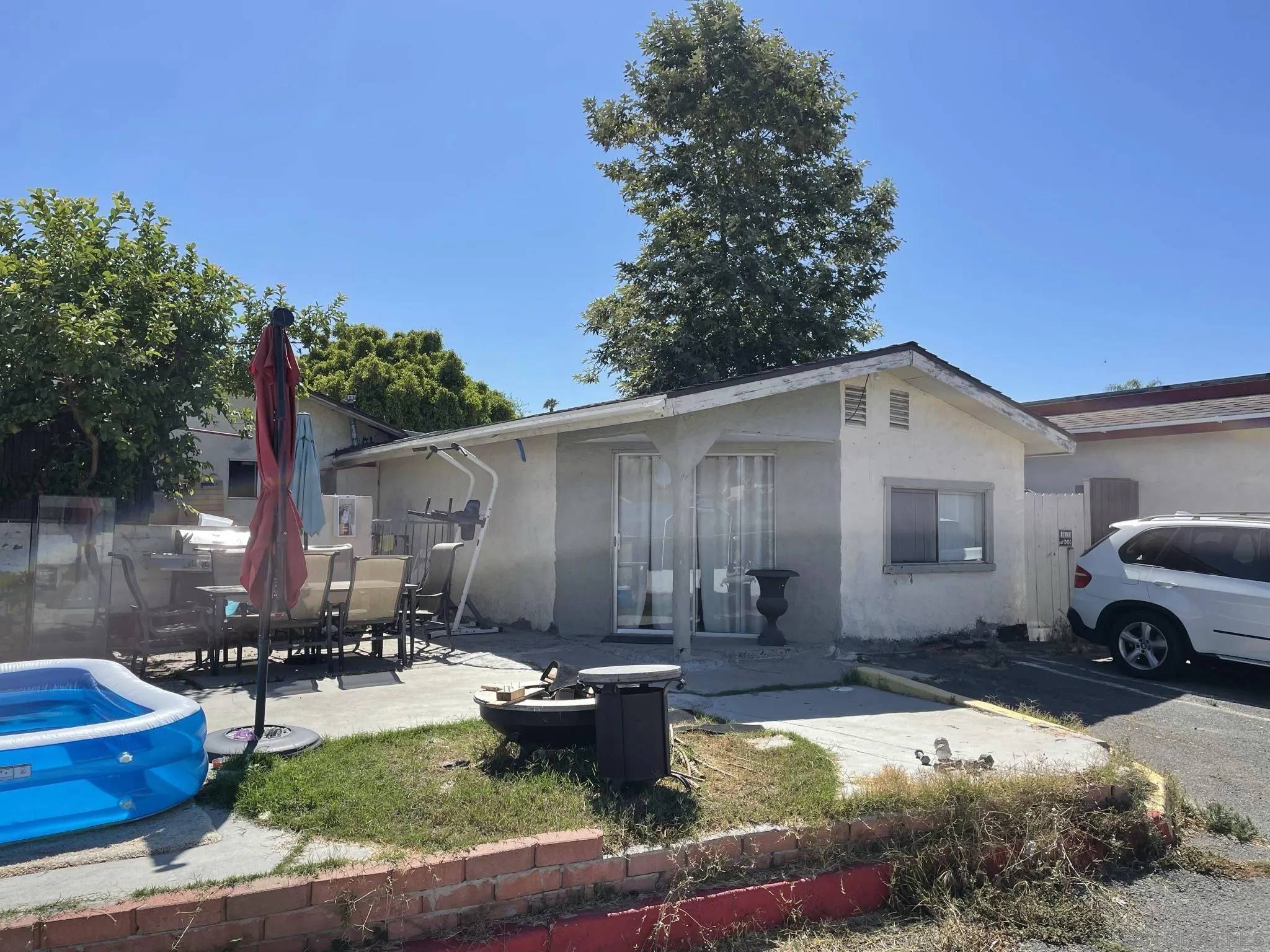 Vista, CA 92083,468-72 W Los Angeles Dr.