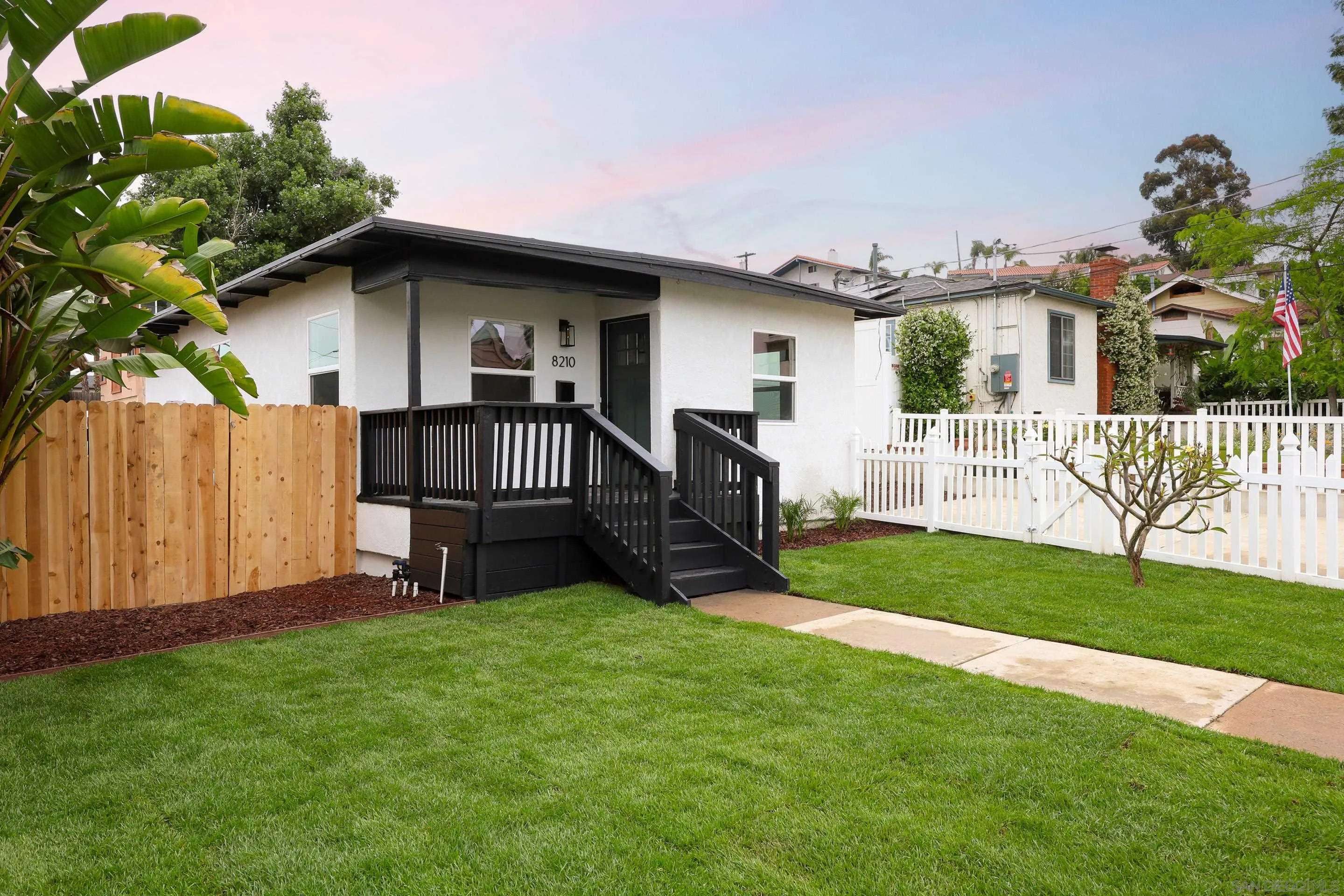 La Mesa, CA 91942,8210 Orchard  Ave