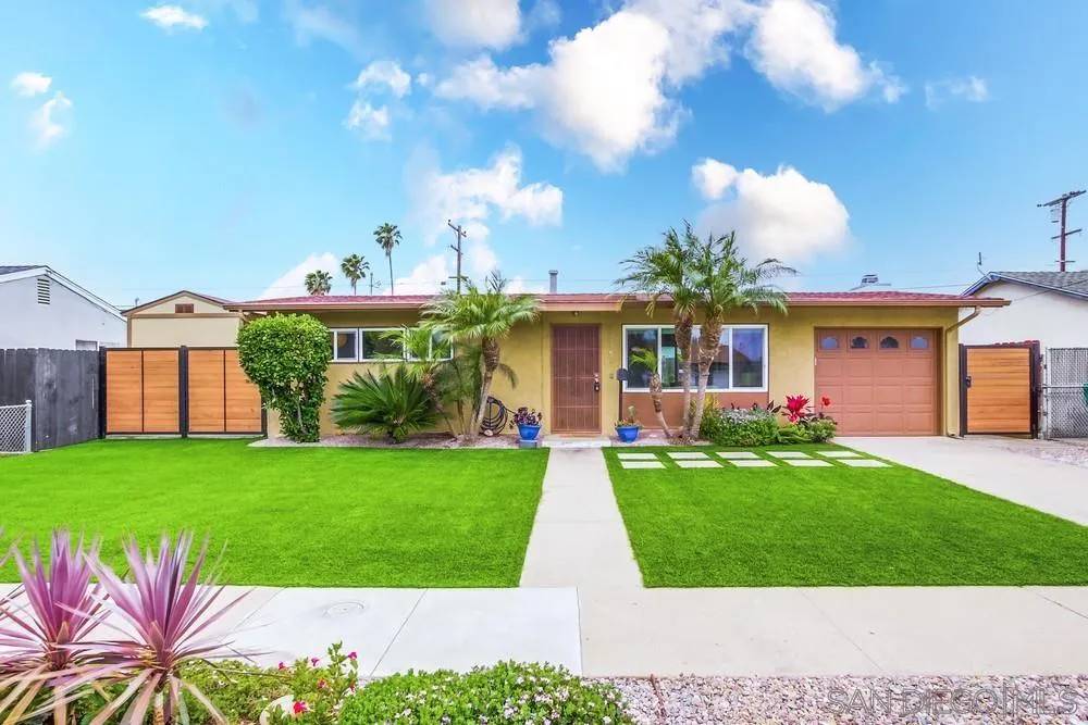 San Diego, CA 92117,3275 Moccasin Ave