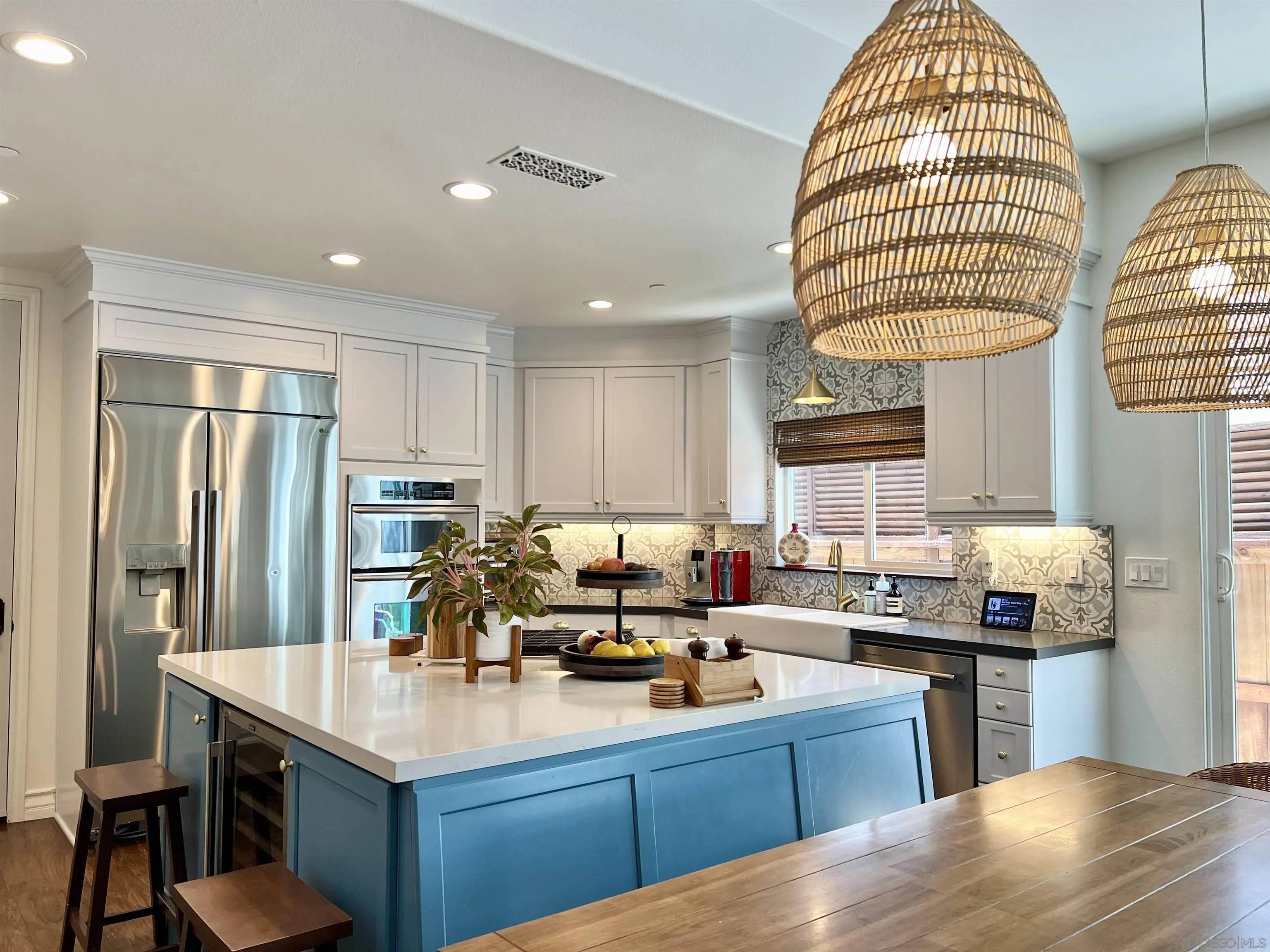Solana Beach, CA 92075,517 N Cedros