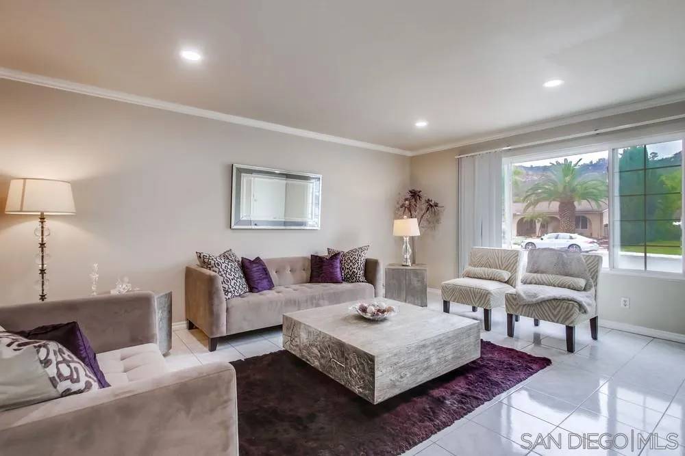 Poway, CA 92064,15380 Via La Gitano