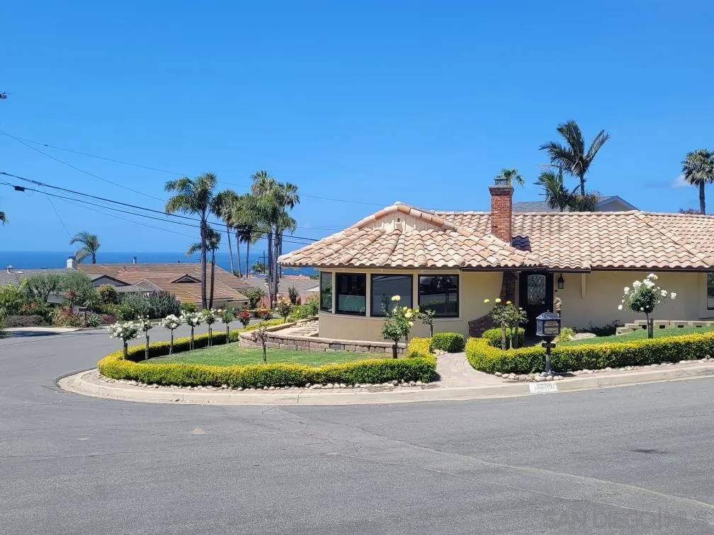 La Jolla, CA 92037,5602 Ladybird Lane