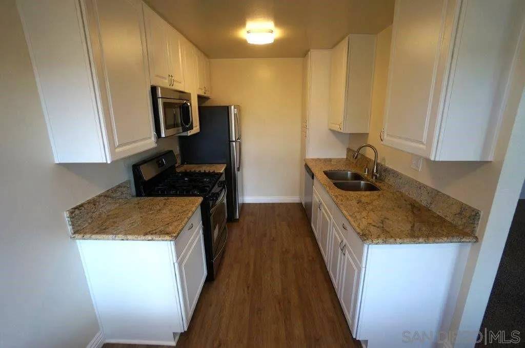 San Diego, CA 92109,2741 Hornblend Street