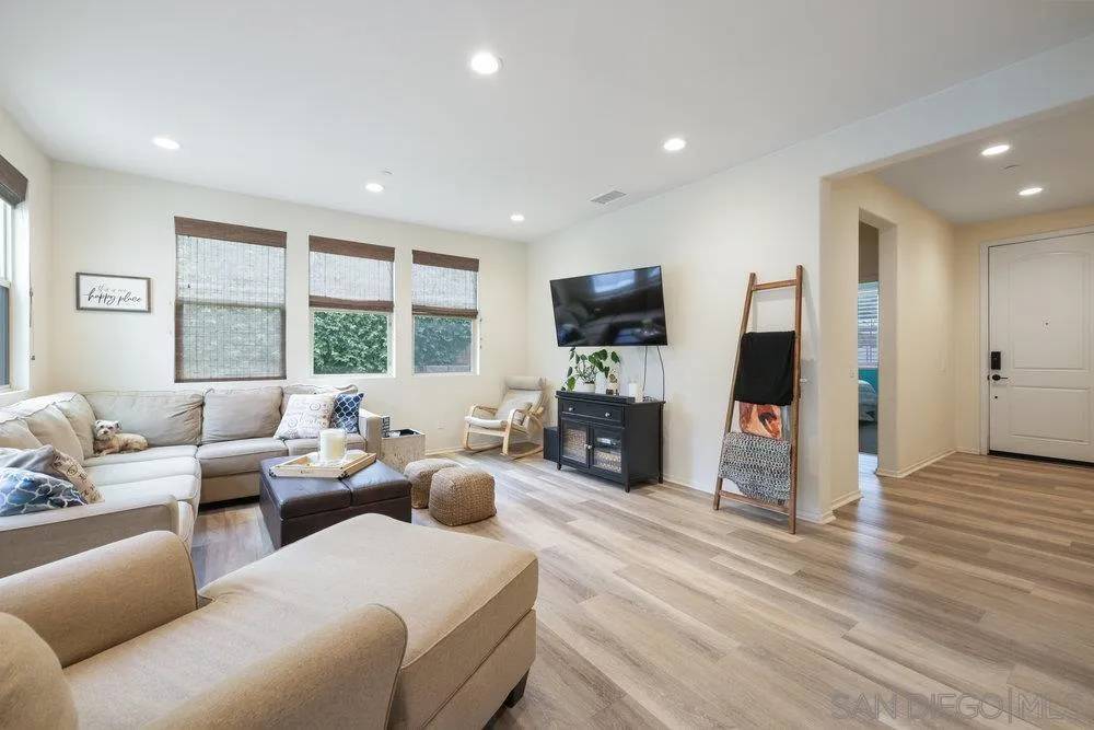 San Marcos, CA 92078,712 Gemstone Dr