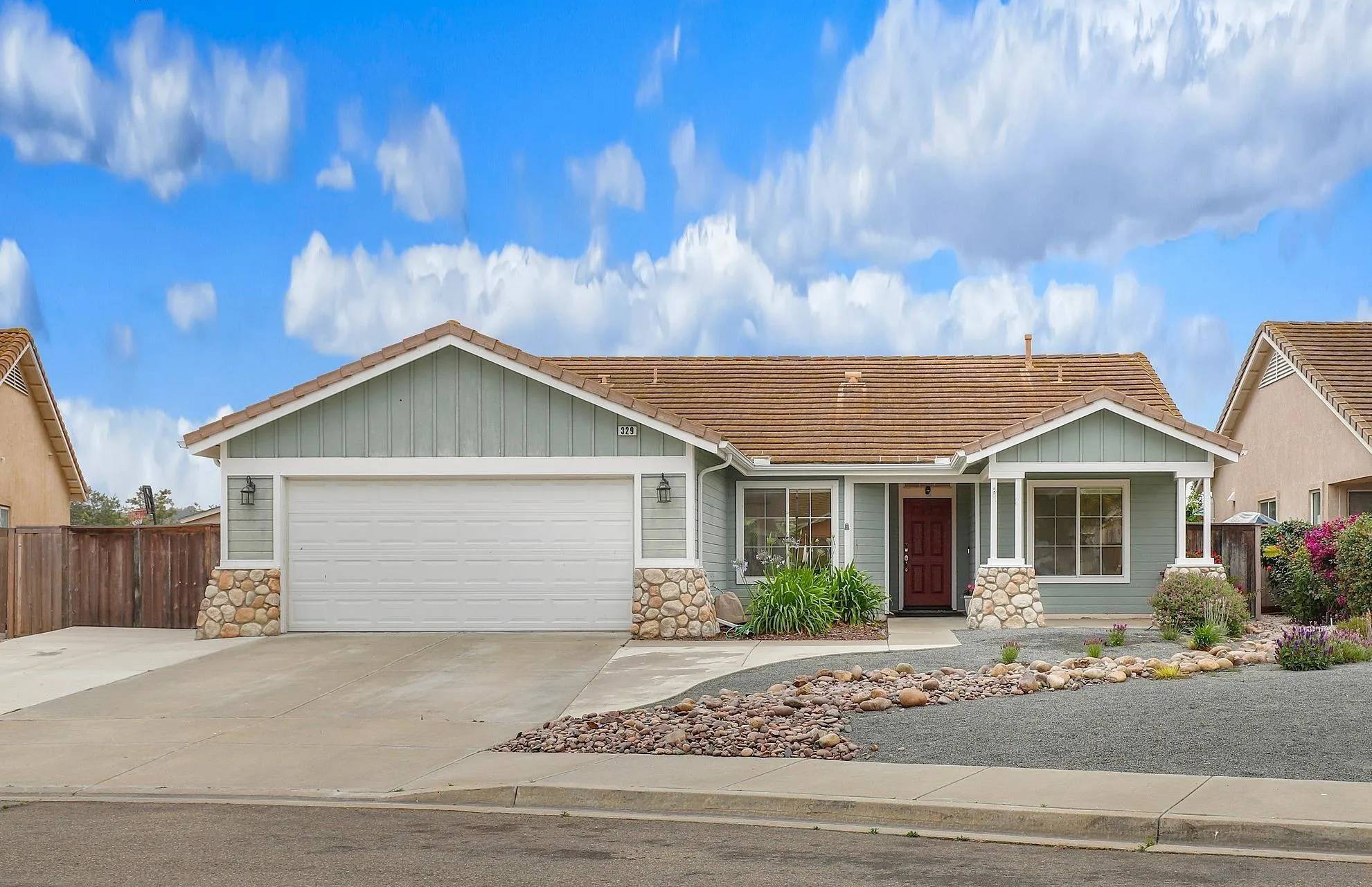 Oceanside, CA 92058,329 Del Flora St