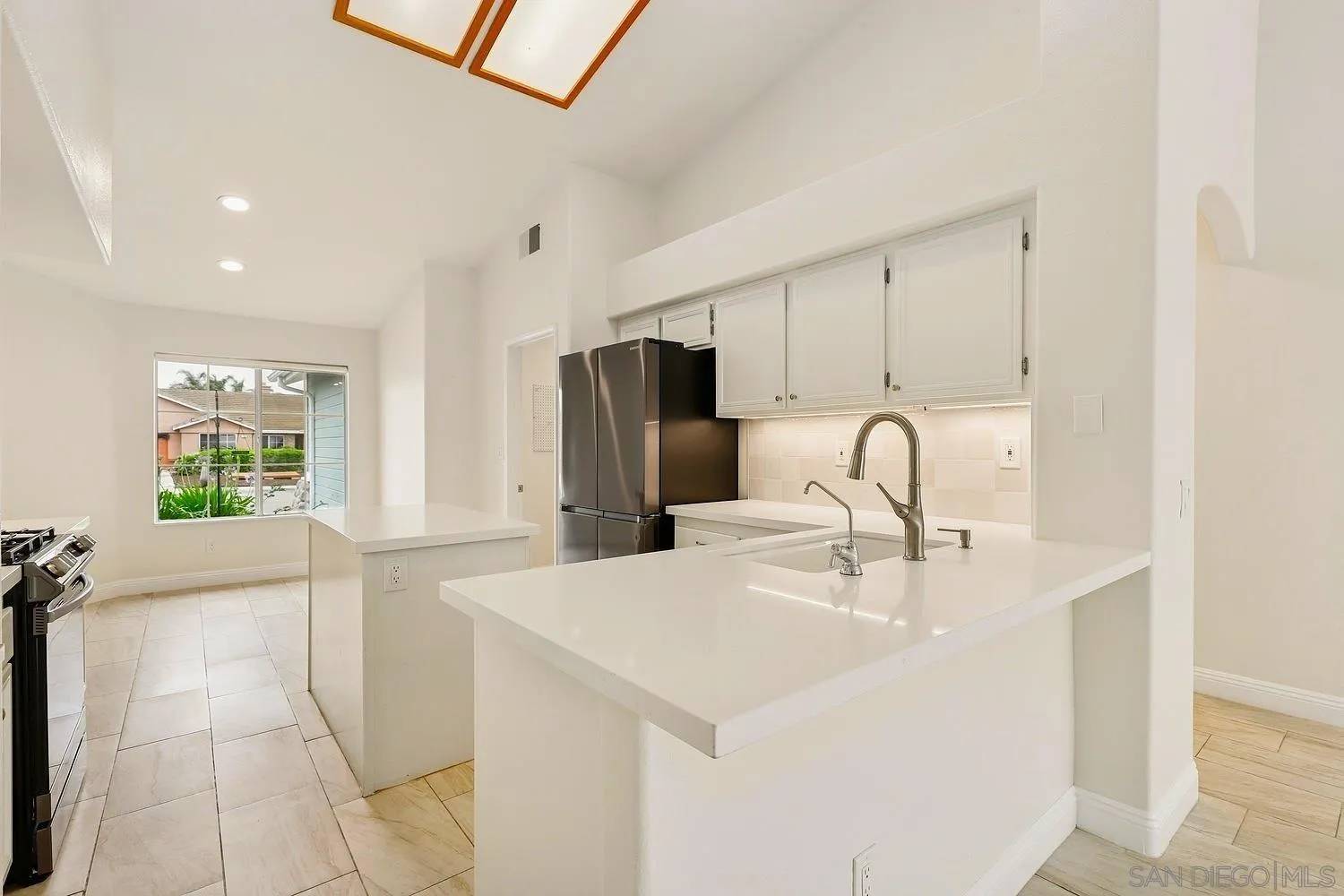 Oceanside, CA 92058,329 Del Flora St